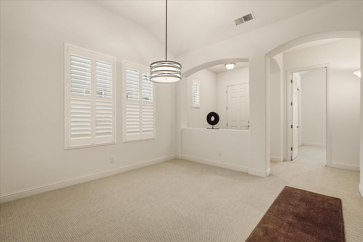 Clovis, California, 93619, United States, 3 Bedrooms Bedrooms, ,2 BathroomsBathrooms,Residential,For Sale,2005966