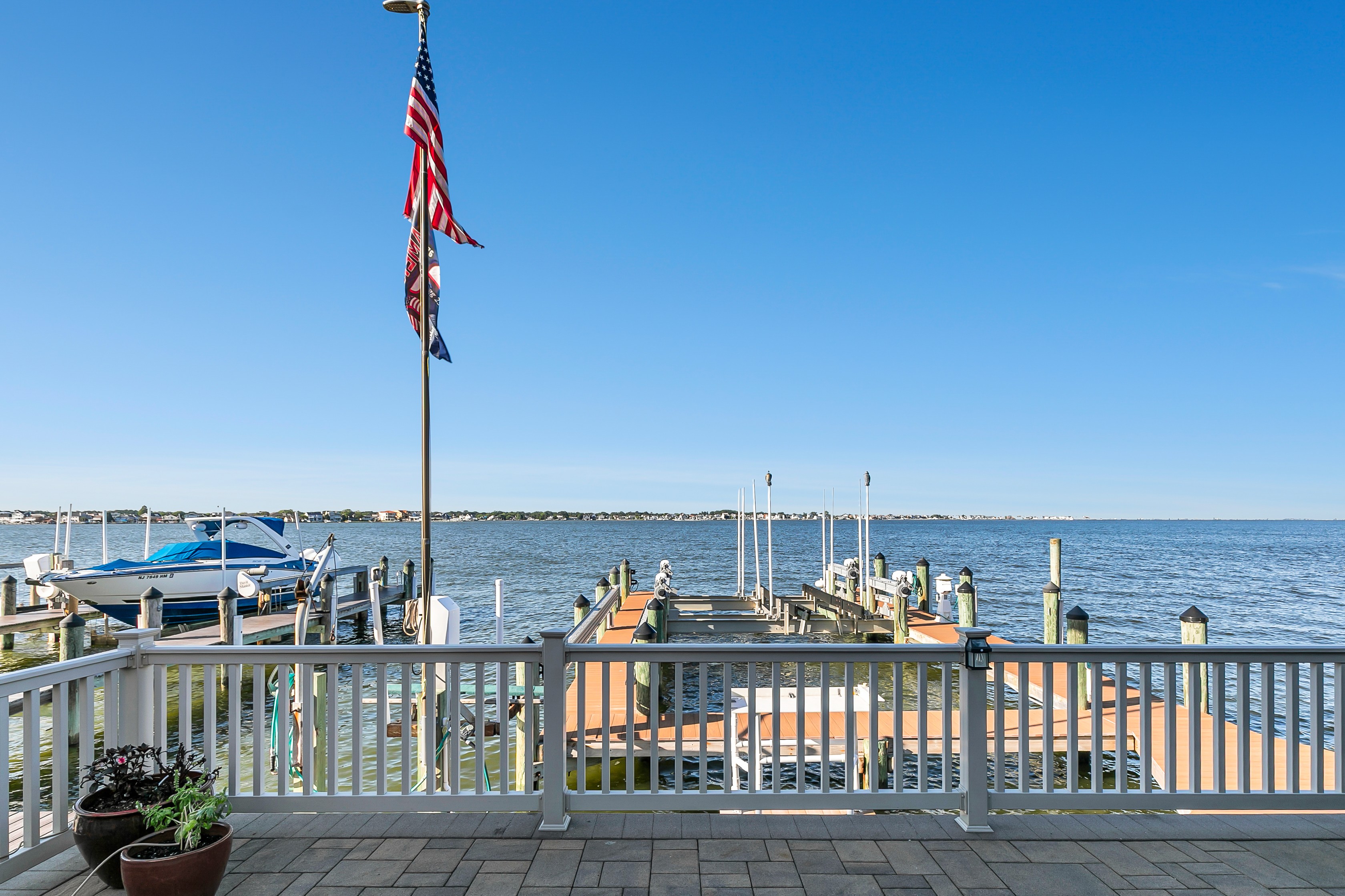  A Rare Bayfront Retreat on Silver Bay - 物件實景