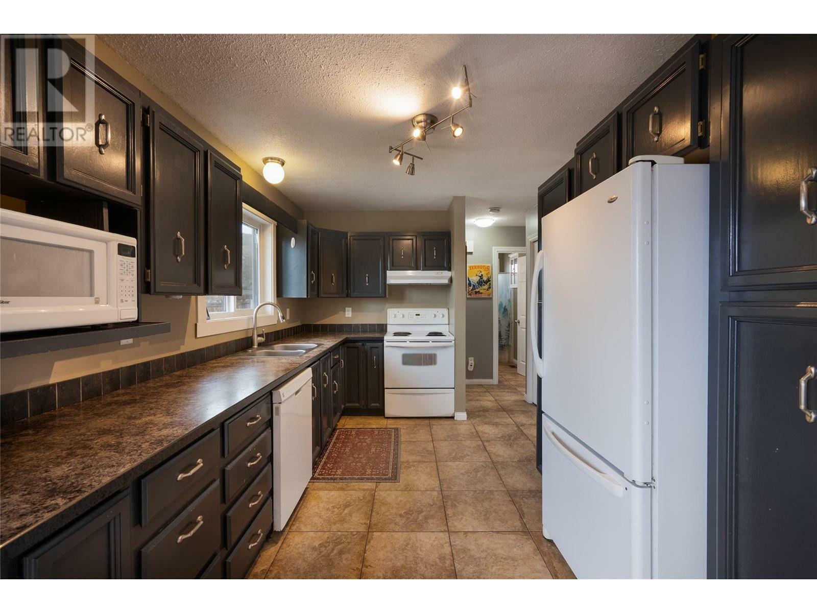 KELOWNA, British Columbia, V1X 6M4, CA, 3 Bedrooms Bedrooms, ,2 BathroomsBathrooms,Residential,For Sale,1836939