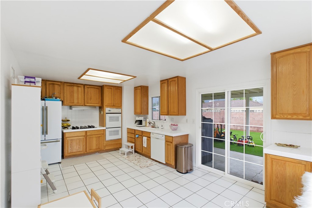 Simi Valley, California, 93063, United States, 3 Bedrooms Bedrooms, ,2 BathroomsBathrooms,Residential,For Sale,2006208