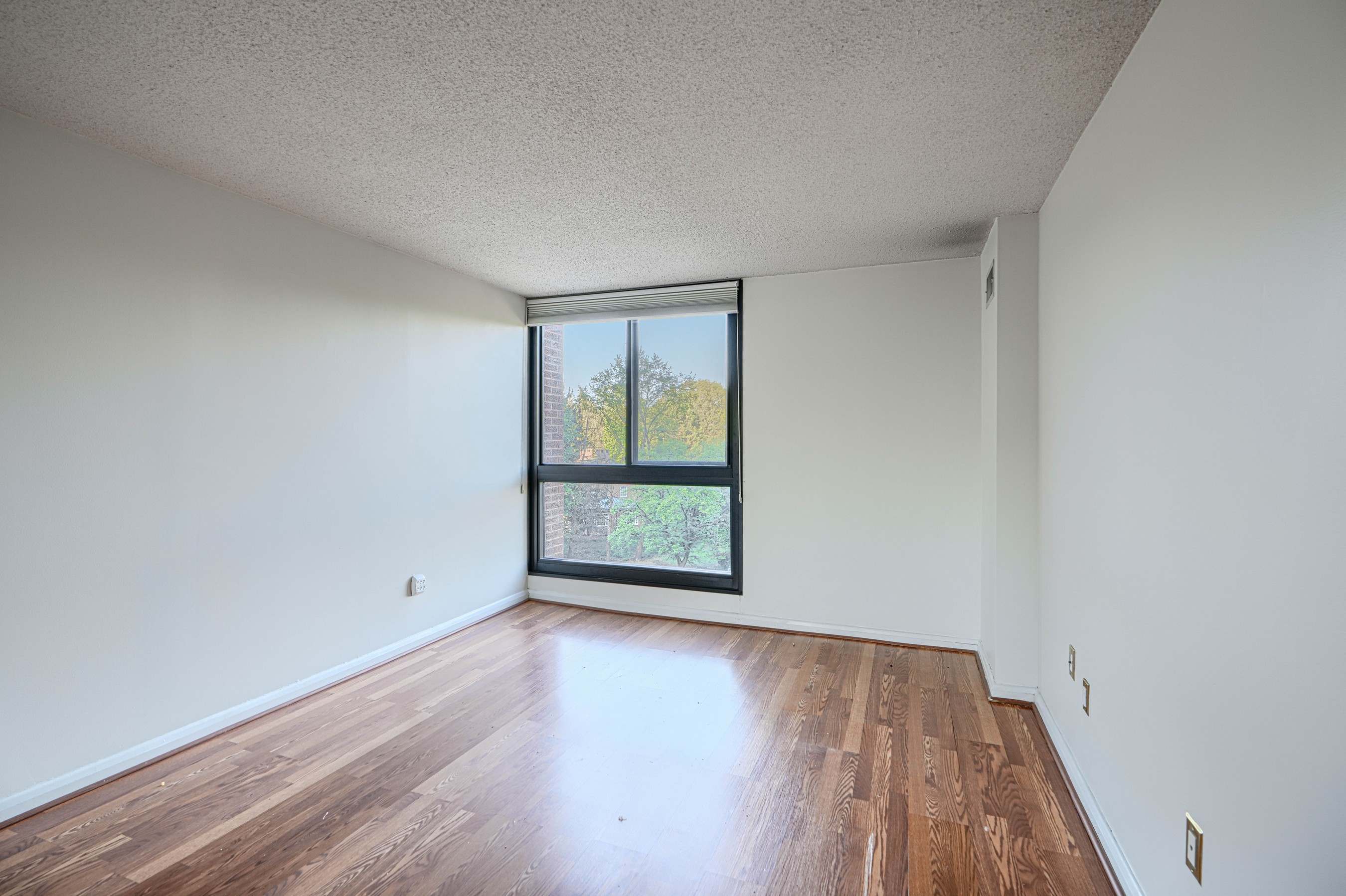  GUILFORD - 物件實景