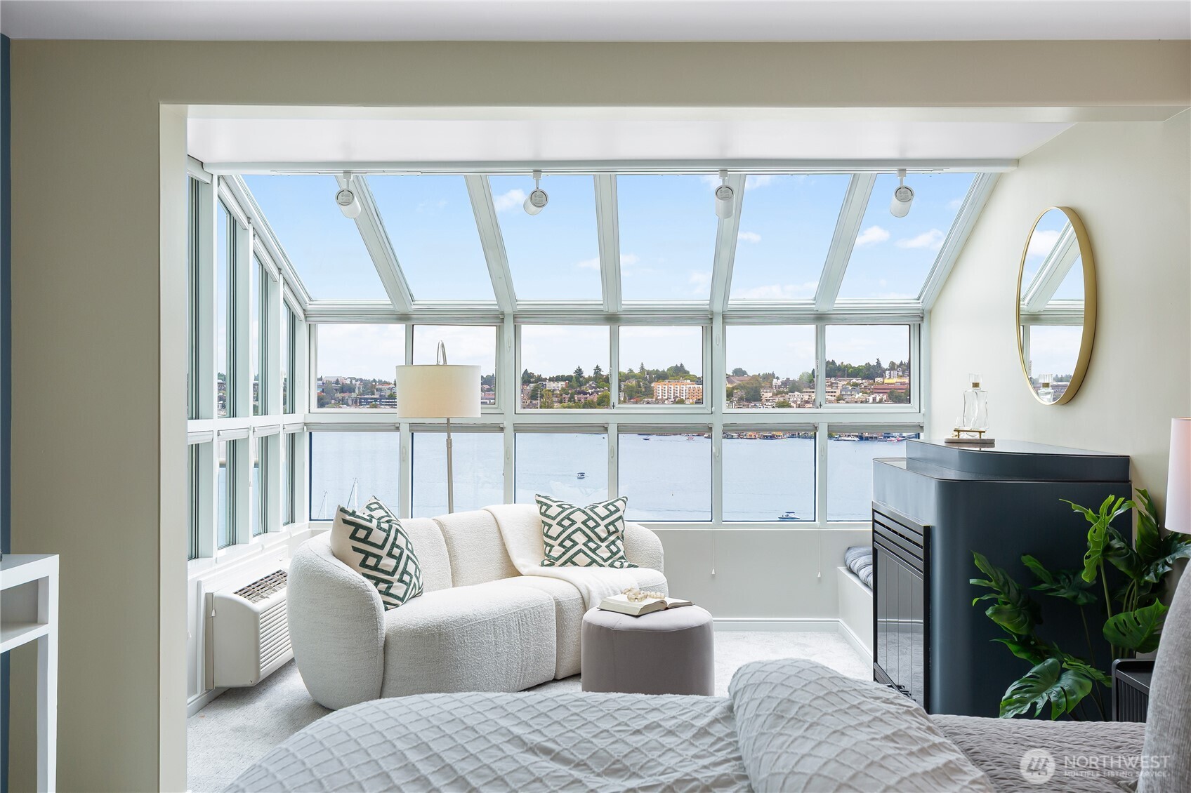 Seattle, Washington, 98109, United States, 2 Bedrooms Bedrooms, ,2 BathroomsBathrooms,Residential,For Sale,1901490