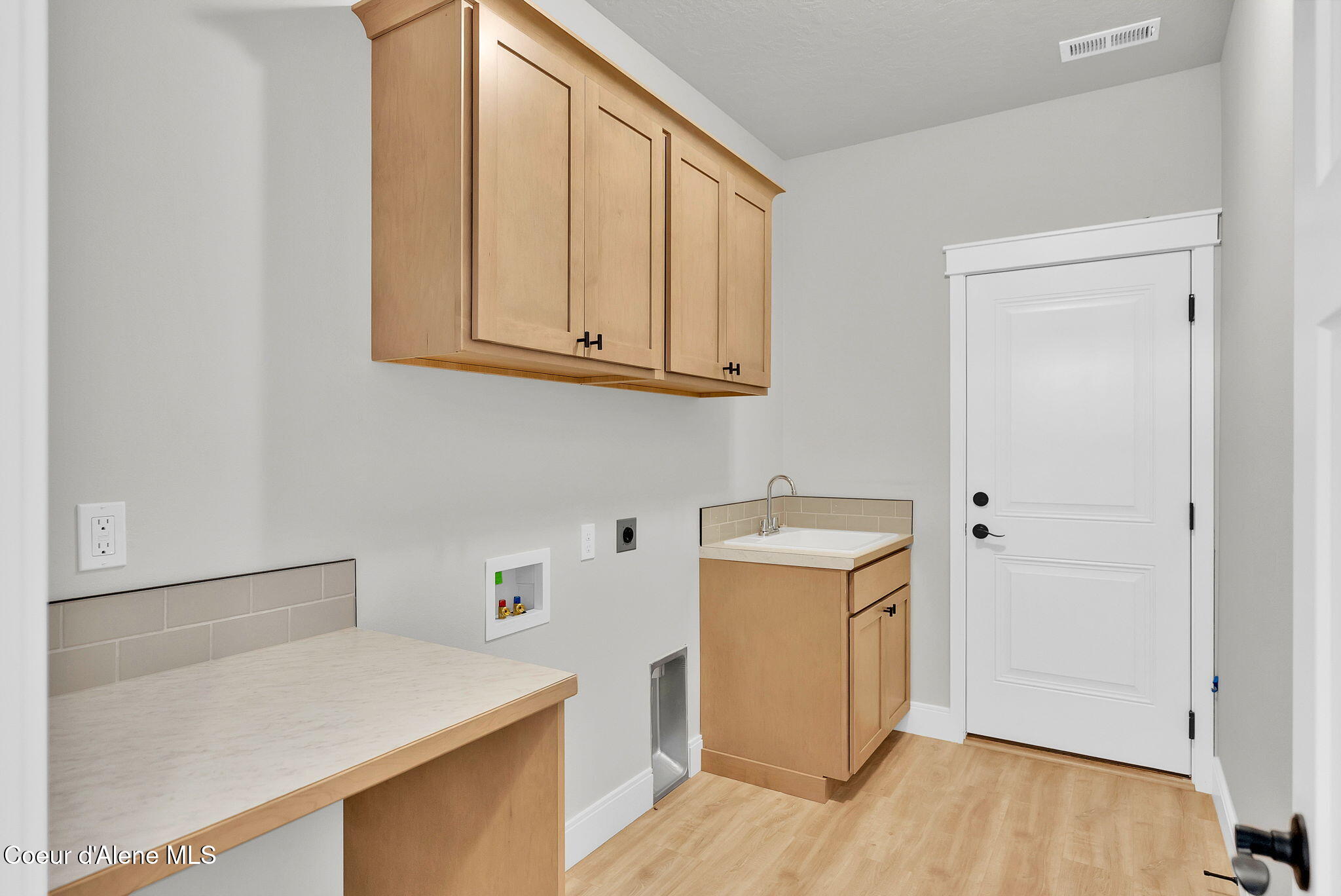 Rathdrum, Idaho, 83858, United States, 3 Bedrooms Bedrooms, ,1 BathroomBathrooms,Residential,For Sale,1999079