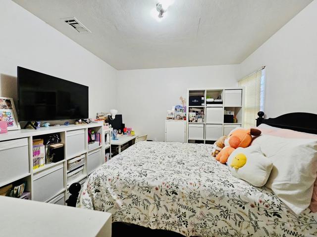 Long Beach, California, 90810, United States, 4 Bedrooms Bedrooms, ,3 BathroomsBathrooms,Residential,For Sale,1983865