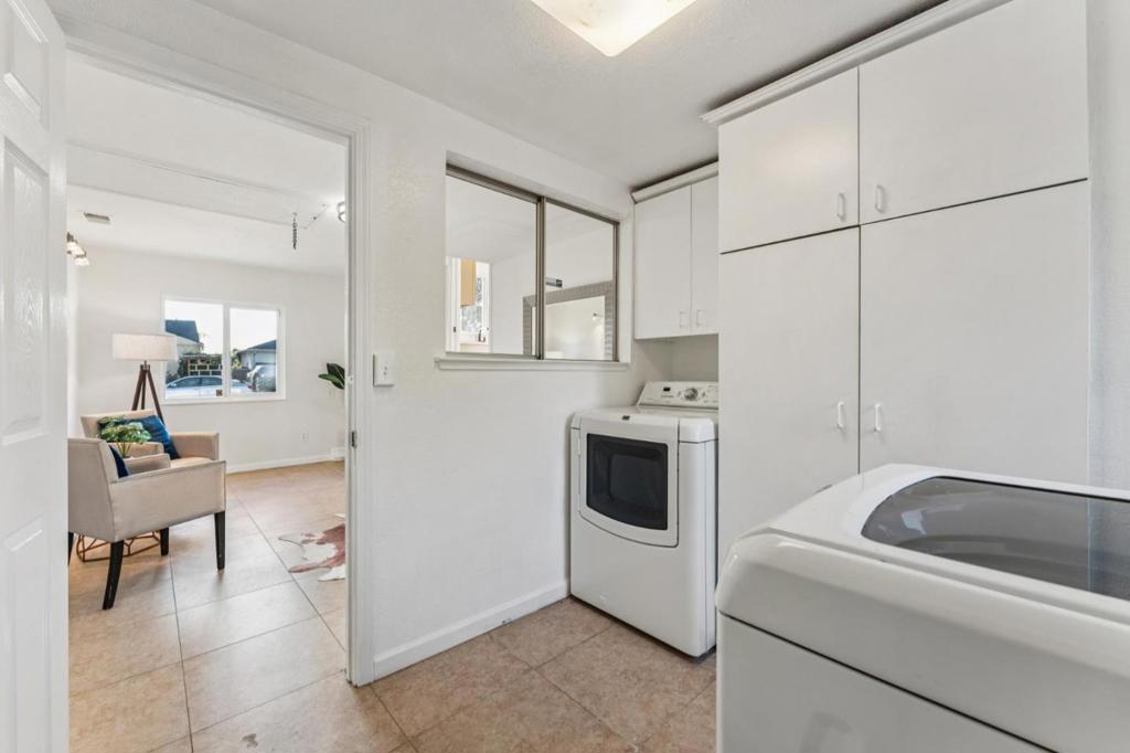 San Leandro, California, 94577, United States, 3 Bedrooms Bedrooms, ,2 BathroomsBathrooms,Residential,For Sale,2008964