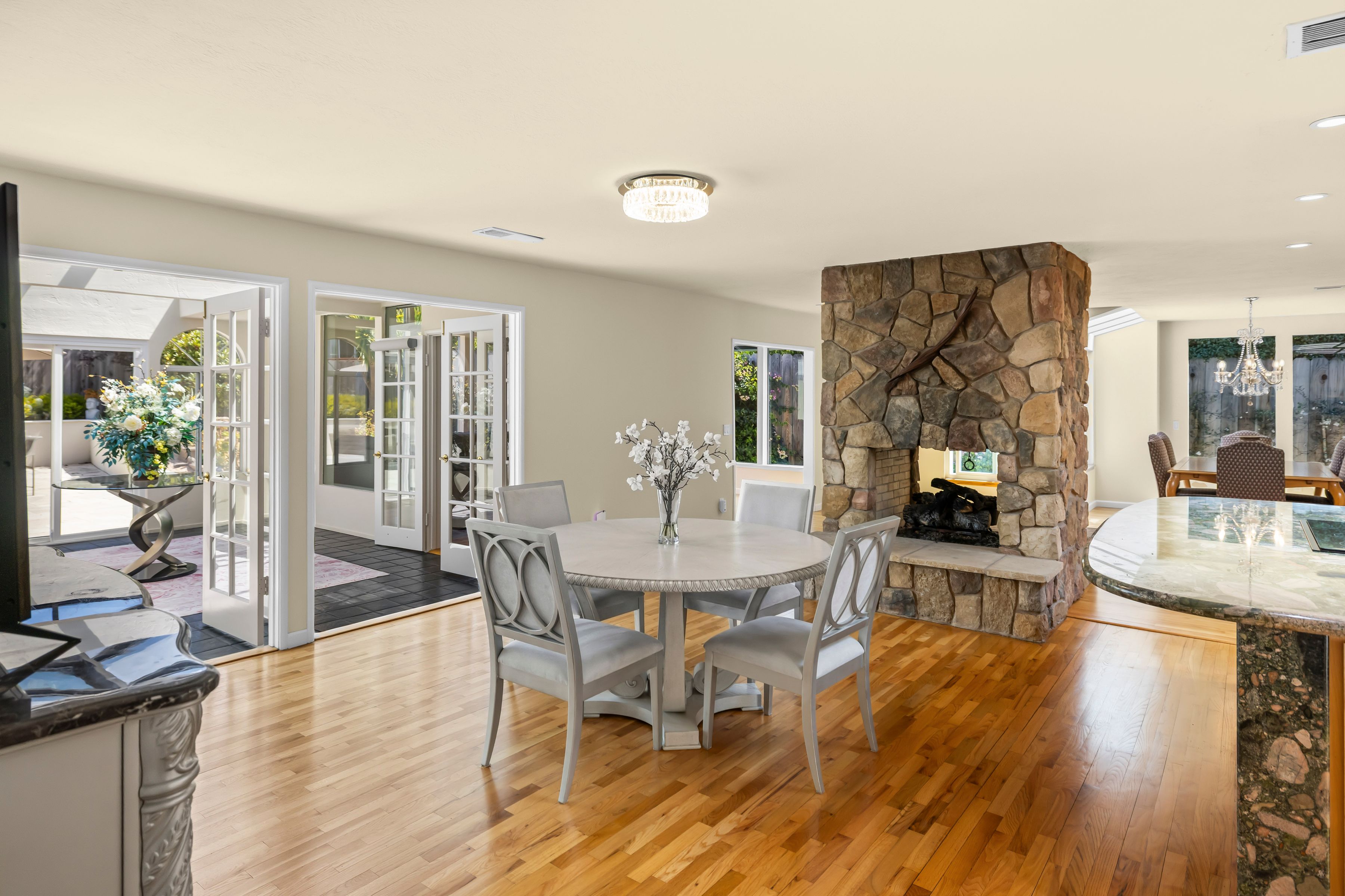  2110 Messina Place, Monterey - 物件實景