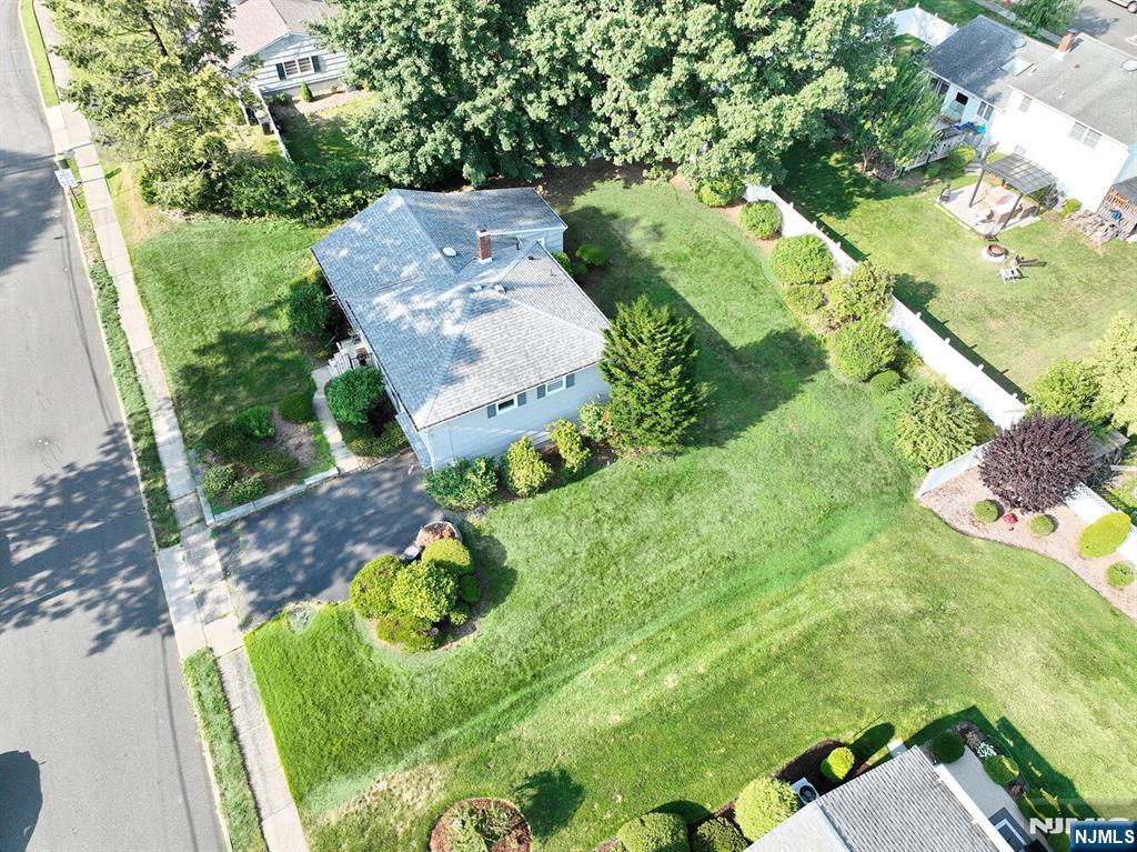 Waldwick, New Jersey, 07463, United States, 3 Bedrooms Bedrooms, ,2 BathroomsBathrooms,Residential,For Sale,1918312