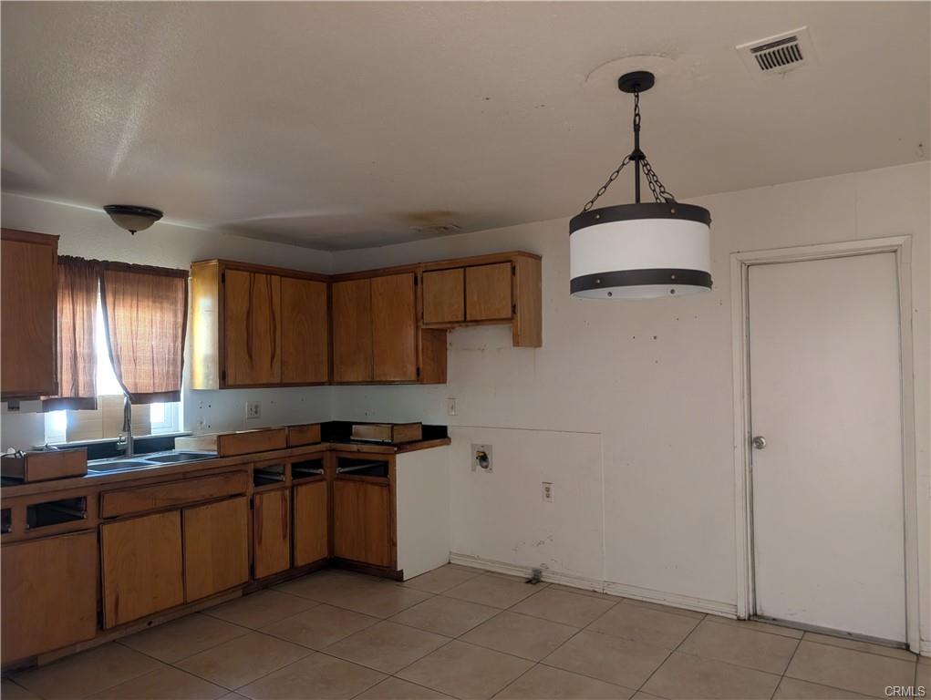 Rialto, California, 92376, United States, 4 Bedrooms Bedrooms, ,2 BathroomsBathrooms,Residential,For Sale,1990438