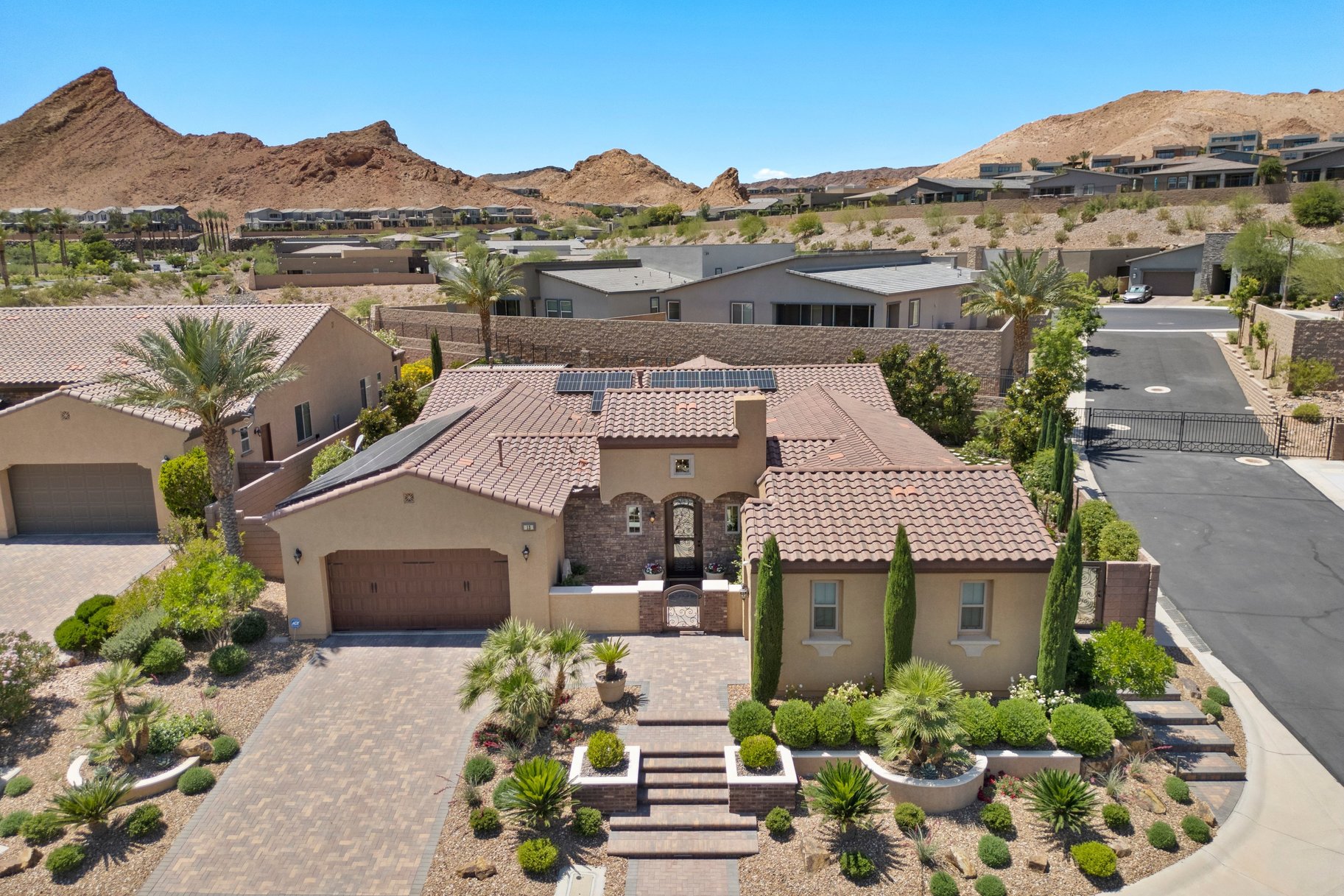  DESIGNER DREAM OASIS IN GATED LAKE LAS VEGAS, FURNISHED TURN-KEY - 物件實景