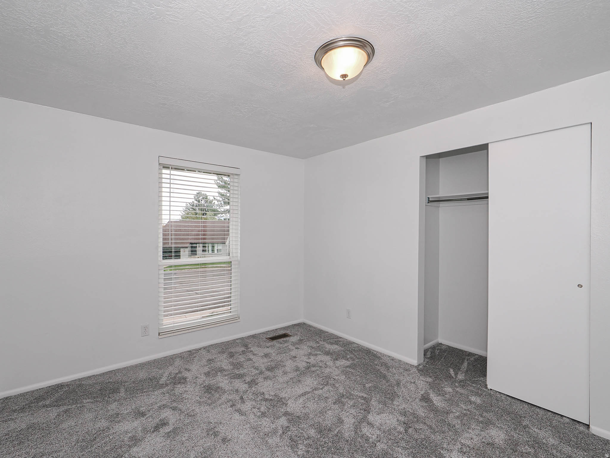 Taylorsville, Utah, 84118, United States, 4 Bedrooms Bedrooms, ,1 BathroomBathrooms,Residential,For Sale,1987472