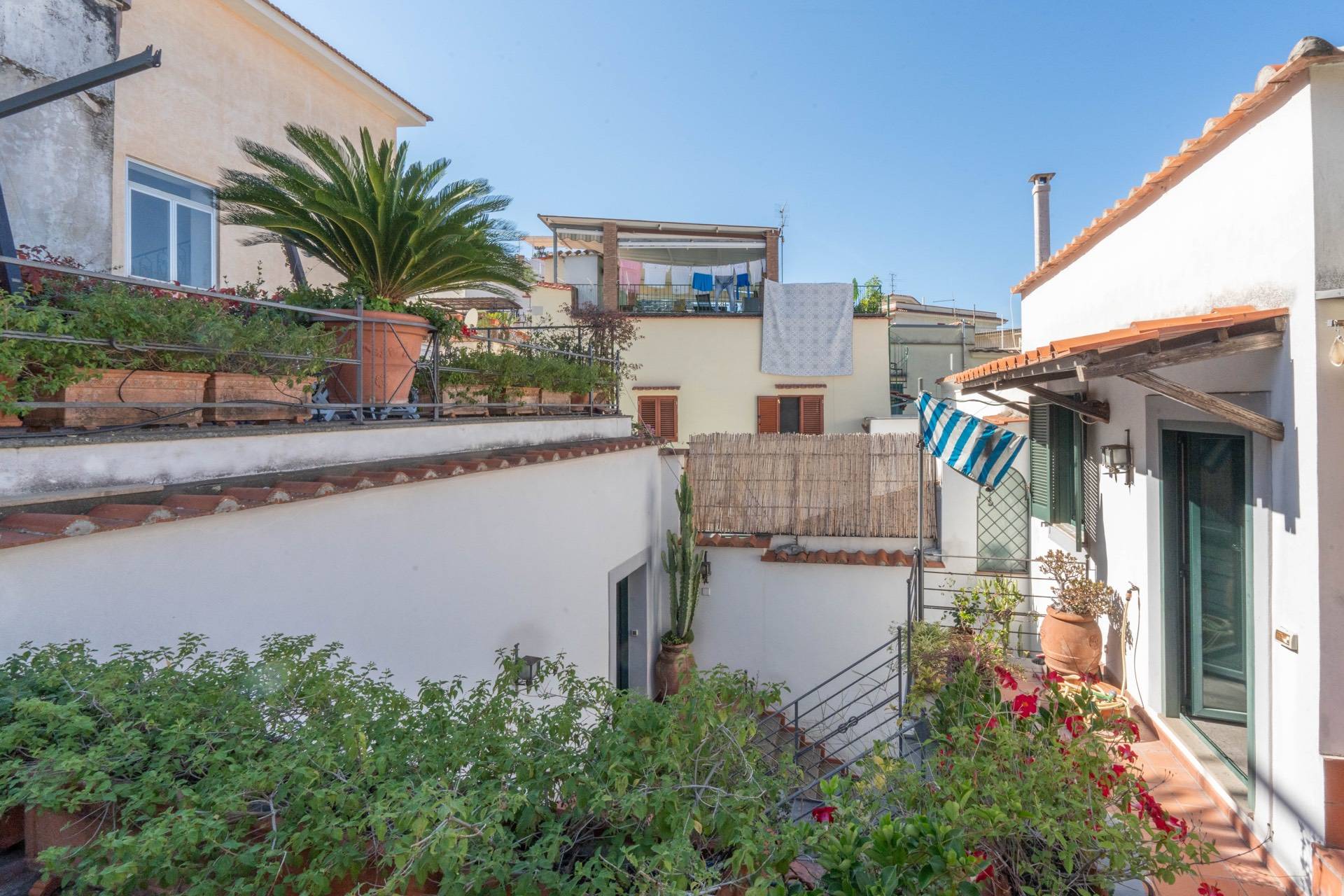 piazza seiano, Vico Equense, Napoli, 80069, IT, 4 Bedrooms Bedrooms, ,4 BathroomsBathrooms,Residential,For Sale,piazza seiano,1629621