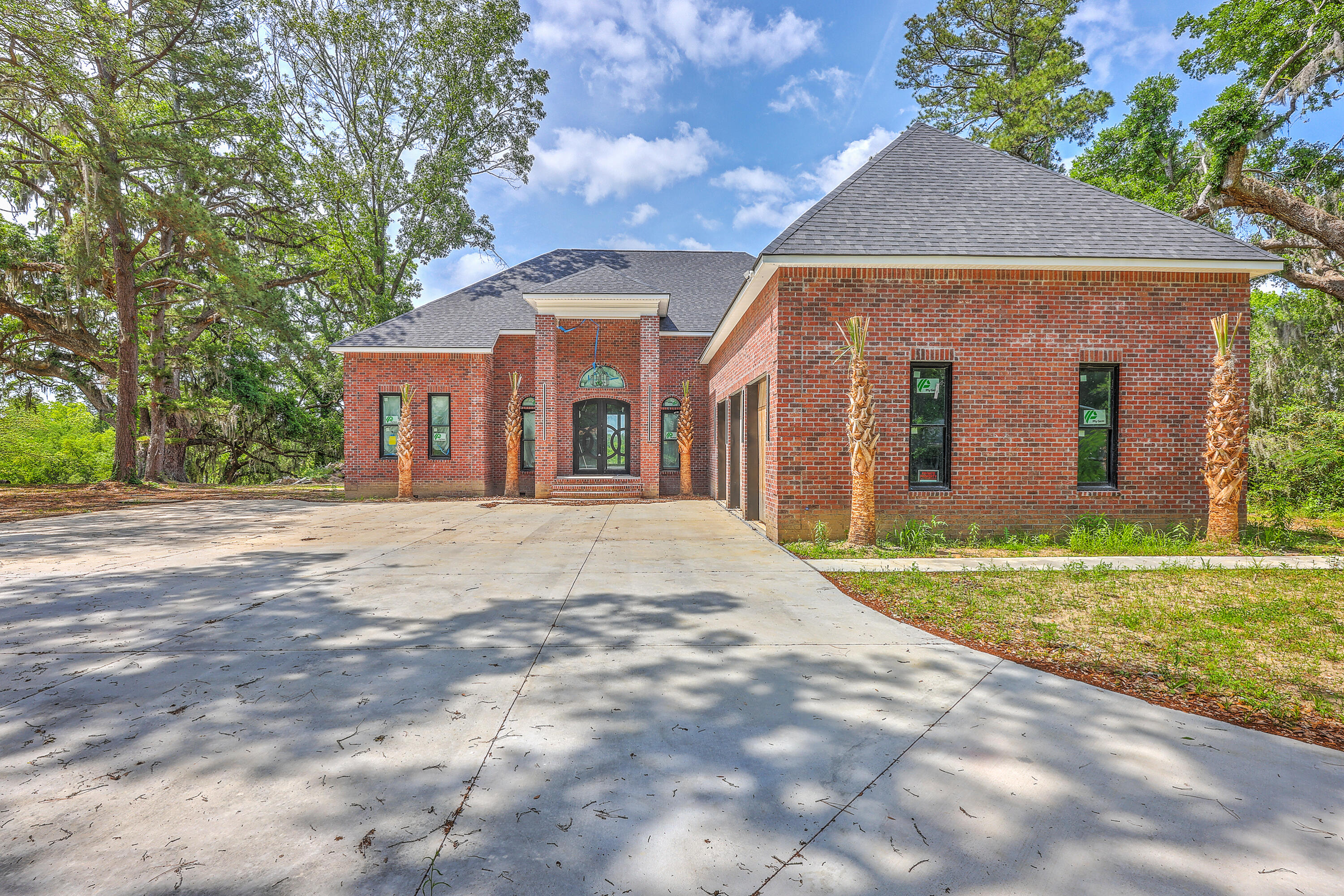 Summerville, South Carolina, 29485, United States, 5 Bedrooms Bedrooms, ,6 BathroomsBathrooms,Residential,For Sale,1977326