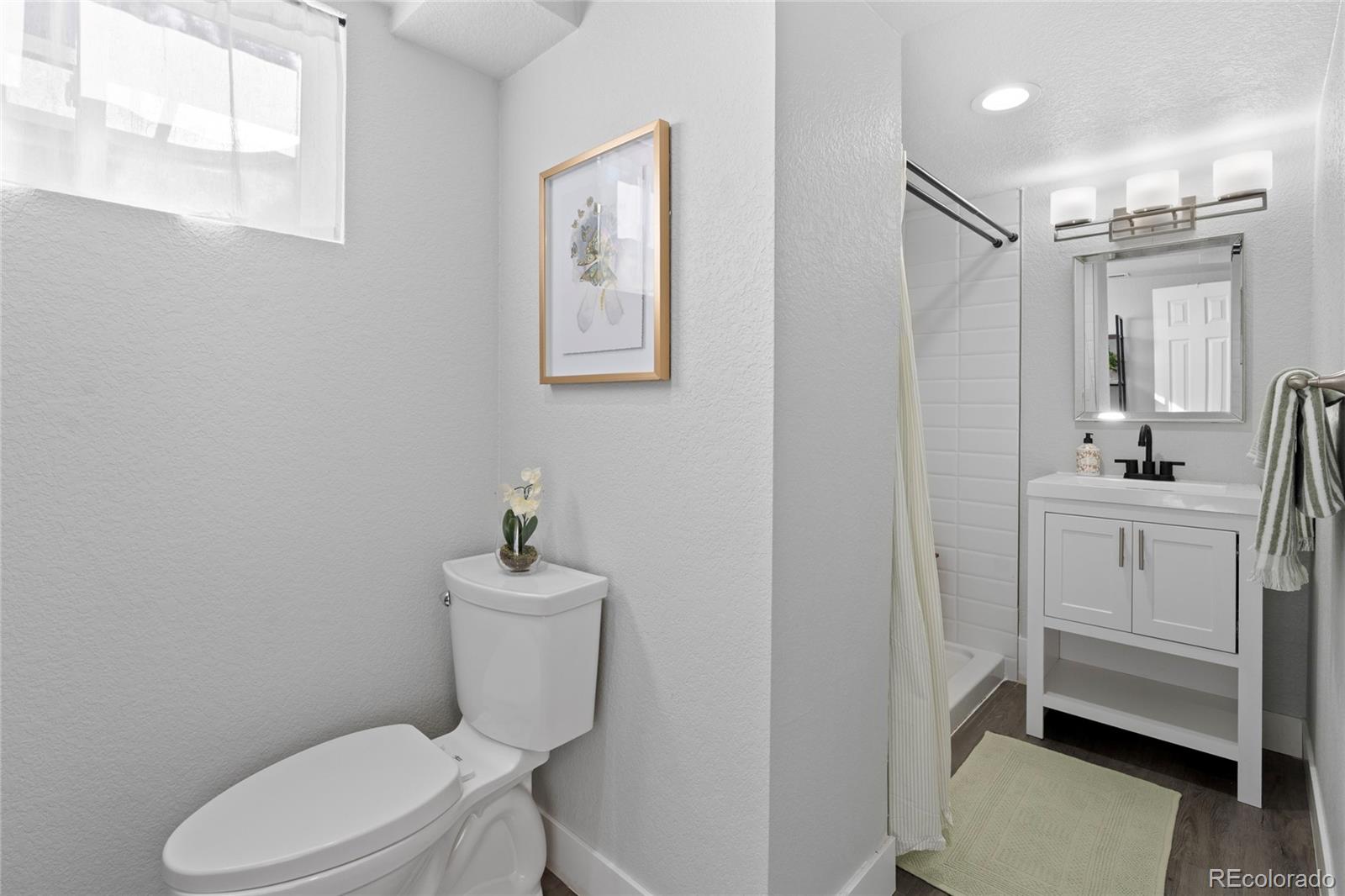 Littleton, Colorado, 80120, United States, 5 Bedrooms Bedrooms, ,1 BathroomBathrooms,Residential,For Sale,1940390