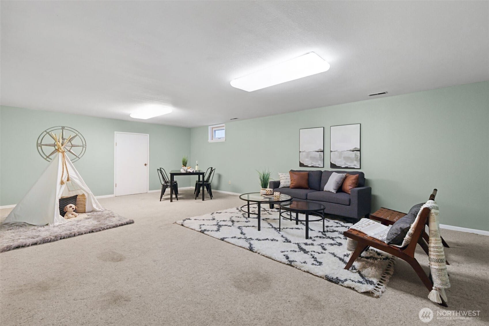 Olympia, Washington, 98502, United States, 4 Bedrooms Bedrooms, ,2 BathroomsBathrooms,Residential,For Sale,1988931