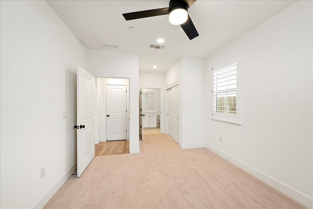 Roseville, California, 95747, United States, 5 Bedrooms Bedrooms, ,4 BathroomsBathrooms,Residential,For Sale,1998705