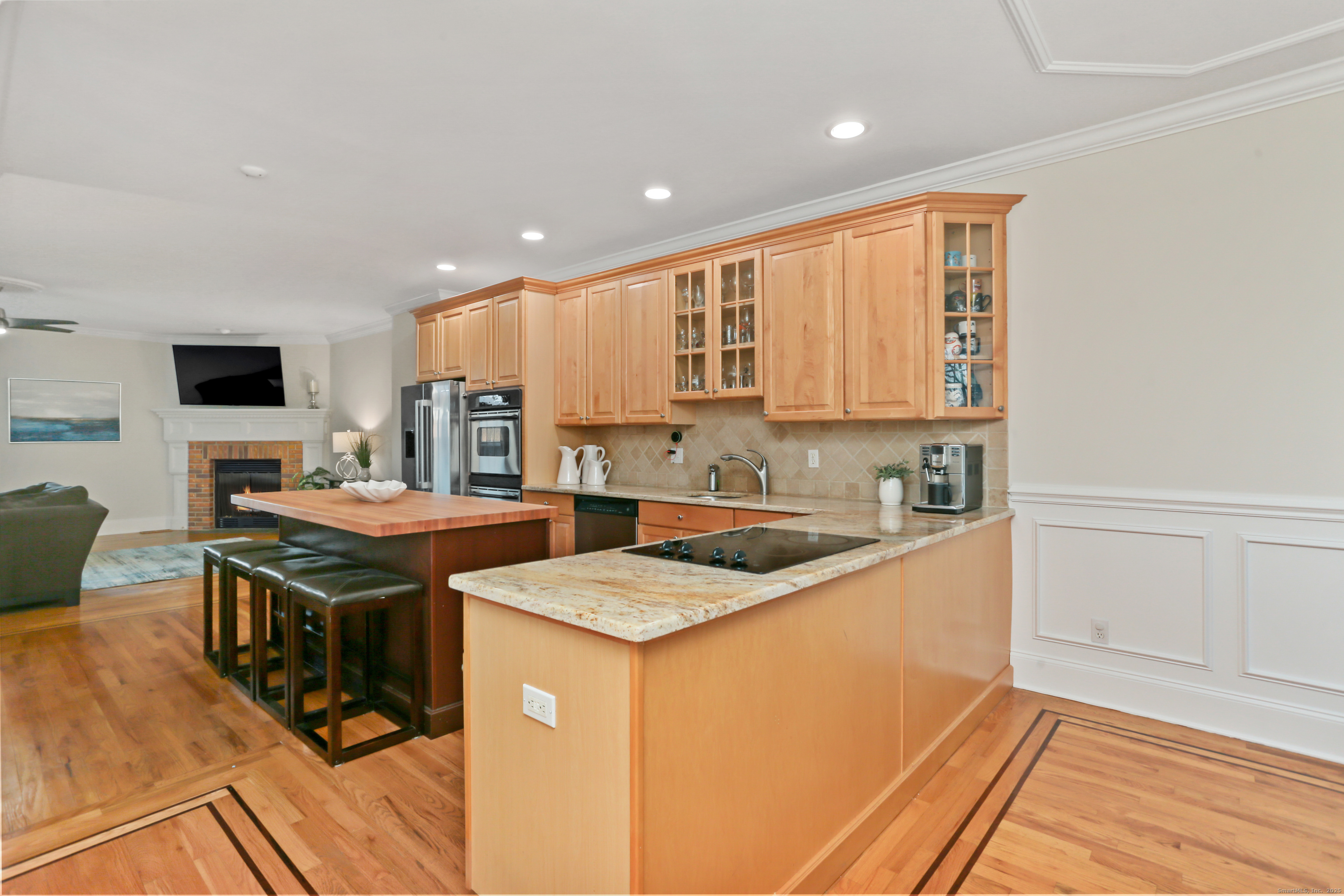 Fairfield, Connecticut, 06824, United States, 3 Bedrooms Bedrooms, ,3 BathroomsBathrooms,Residential,For Sale,2003354