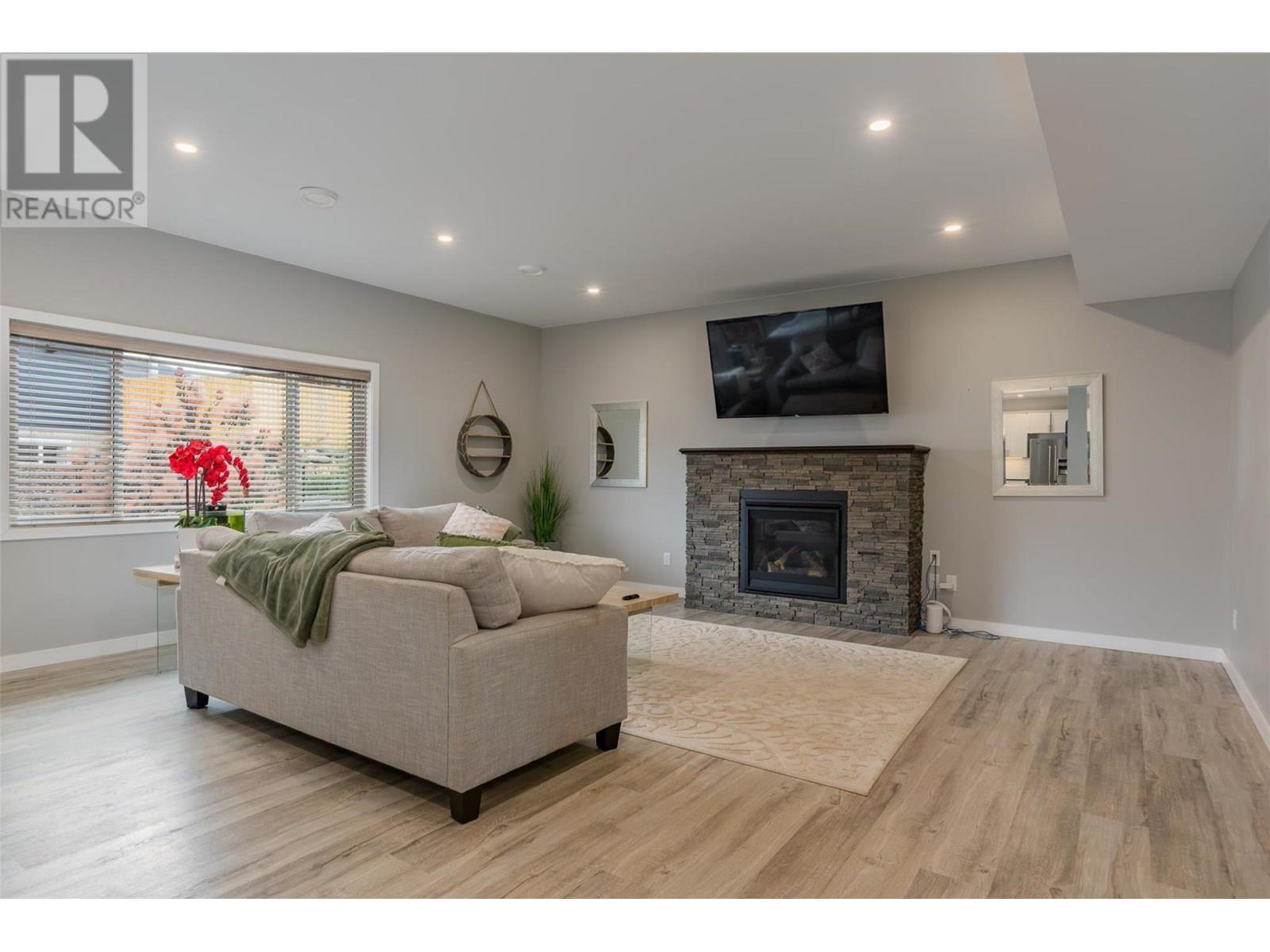 CASTLEGAR, British Columbia, V1N 4X9, CA, 5 Bedrooms Bedrooms, ,2 BathroomsBathrooms,Residential,For Sale,1913698