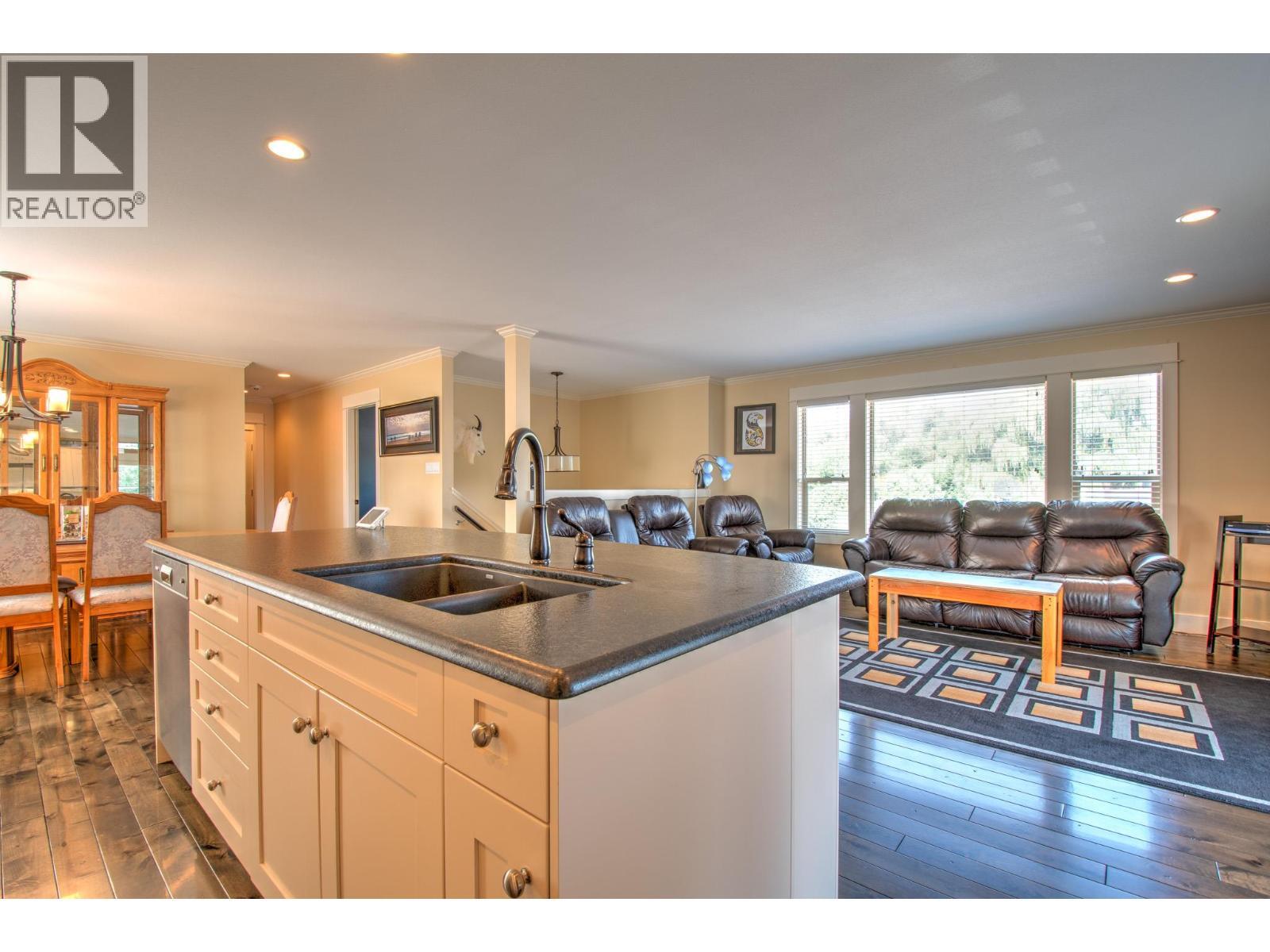 VERNON, British Columbia, V1T 2E4, CA, 4 Bedrooms Bedrooms, ,2 BathroomsBathrooms,Residential,For Sale,1949133