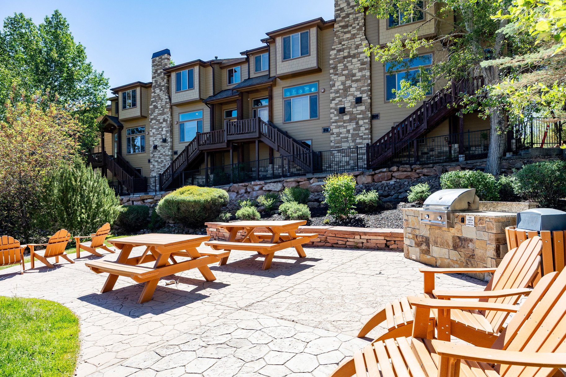  4-bedroom townhome in the Highly Desired Bear Hollow Community - 物件實景