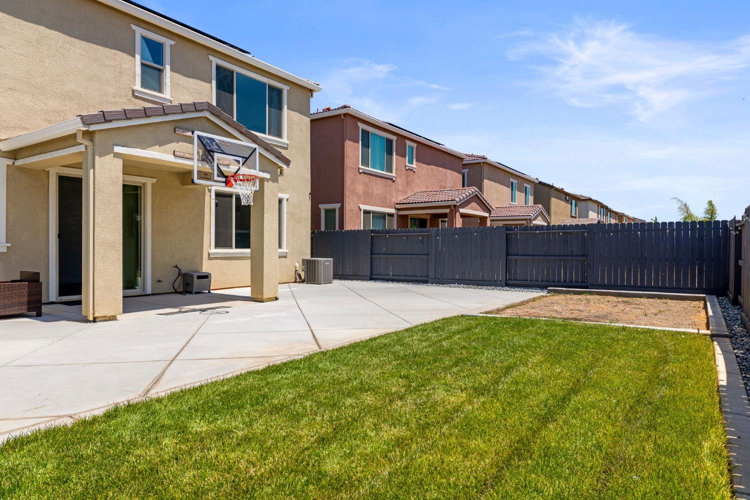 Elk Grove, California, 95757, United States, 4 Bedrooms Bedrooms, ,3 BathroomsBathrooms,Residential,For Sale,1879149