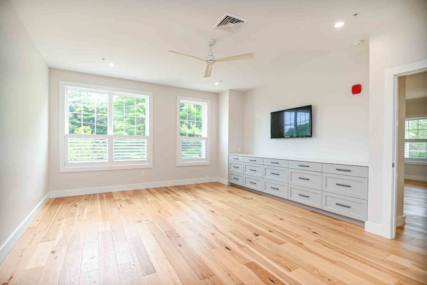  960 Sagamore Avenue, Unit 23 - 物件實景