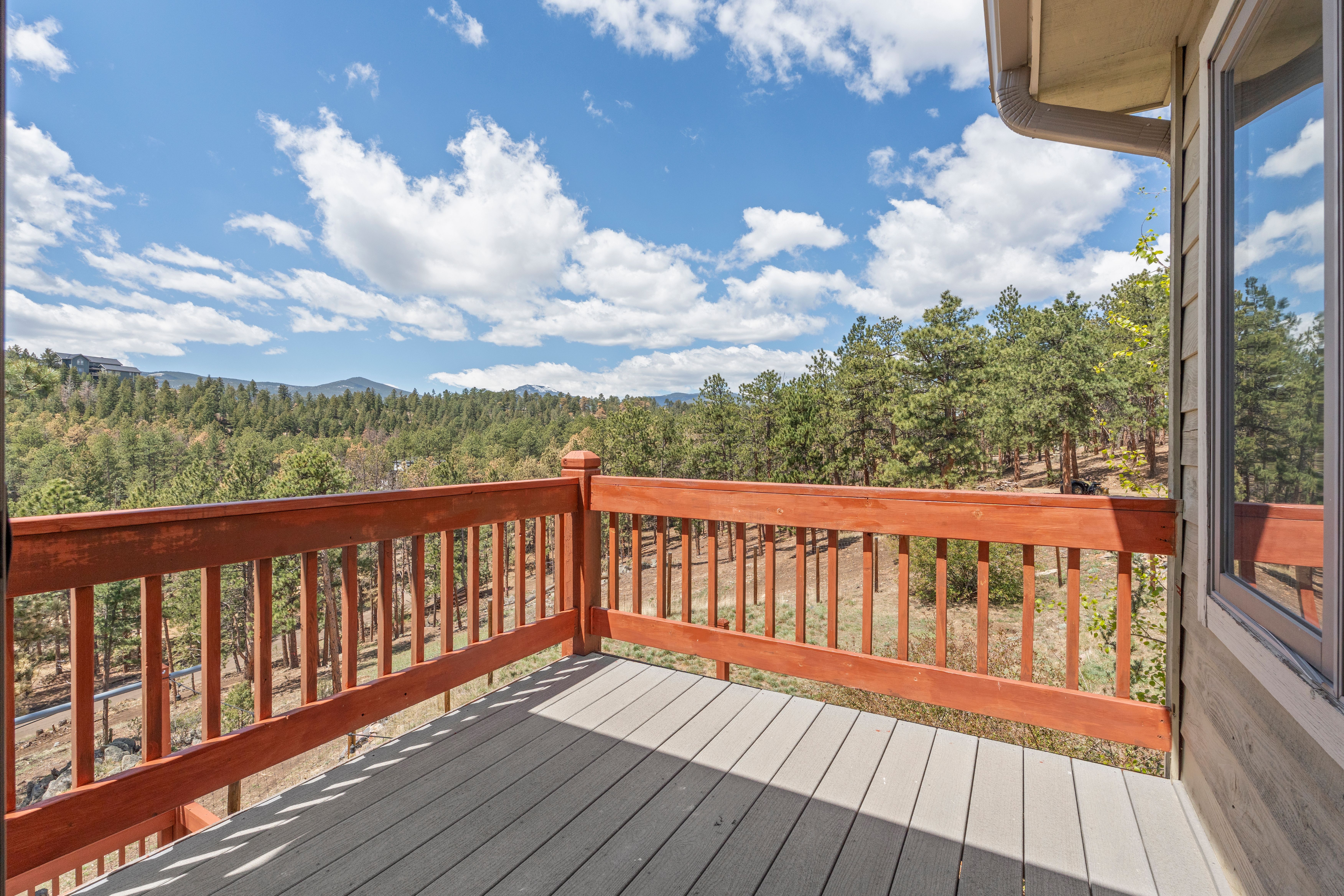  Set on 10+ private acres in the sought-after Ruby Ranch enclave - 物件實景