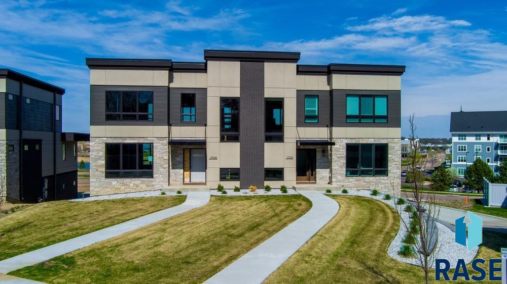 Sioux Falls, South Dakota, 57106, United States, ,Residential,For Sale,1986219