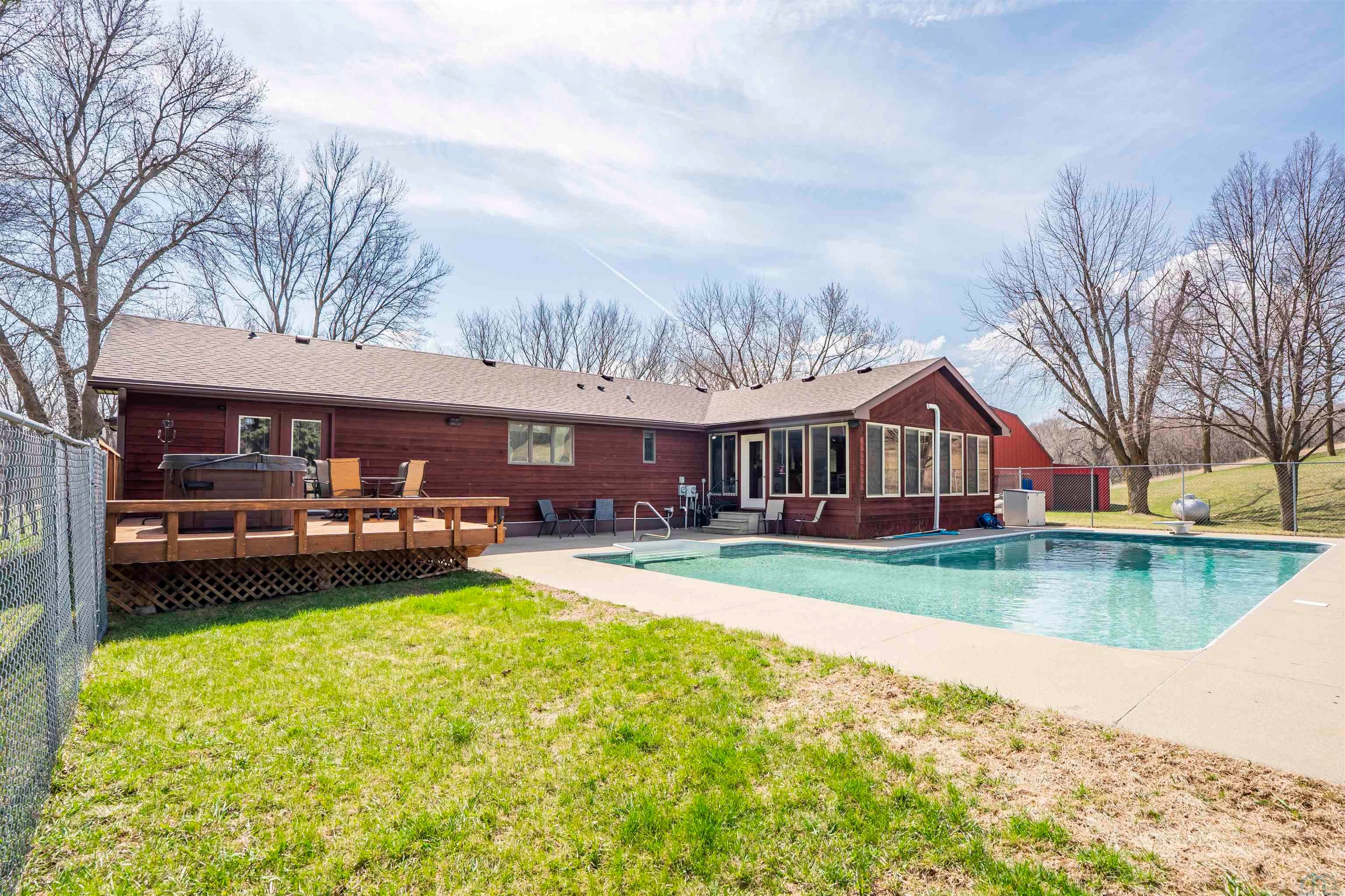 Sioux City, Iowa, 51108, United States, 3 Bedrooms Bedrooms, ,4 BathroomsBathrooms,Residential,For Sale,2035847