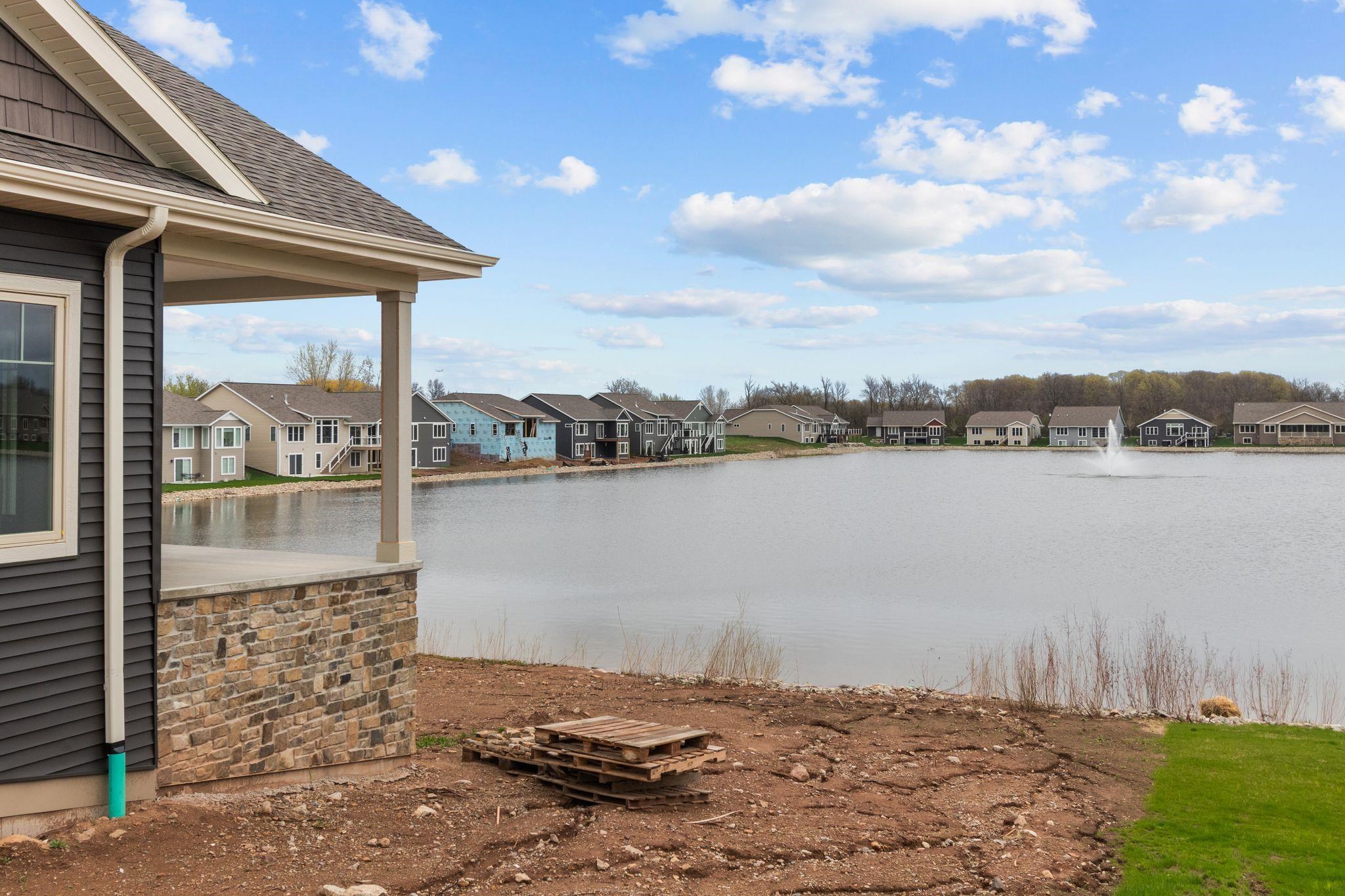 Neenah, Wisconsin, 54956, United States, 2 Bedrooms Bedrooms, ,2 BathroomsBathrooms,Residential,For Sale,2029960