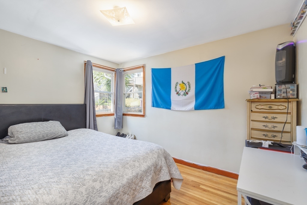 Waltham, Massachusetts, 02451, United States, 3 Bedrooms Bedrooms, ,2 BathroomsBathrooms,Residential,For Sale,1894263