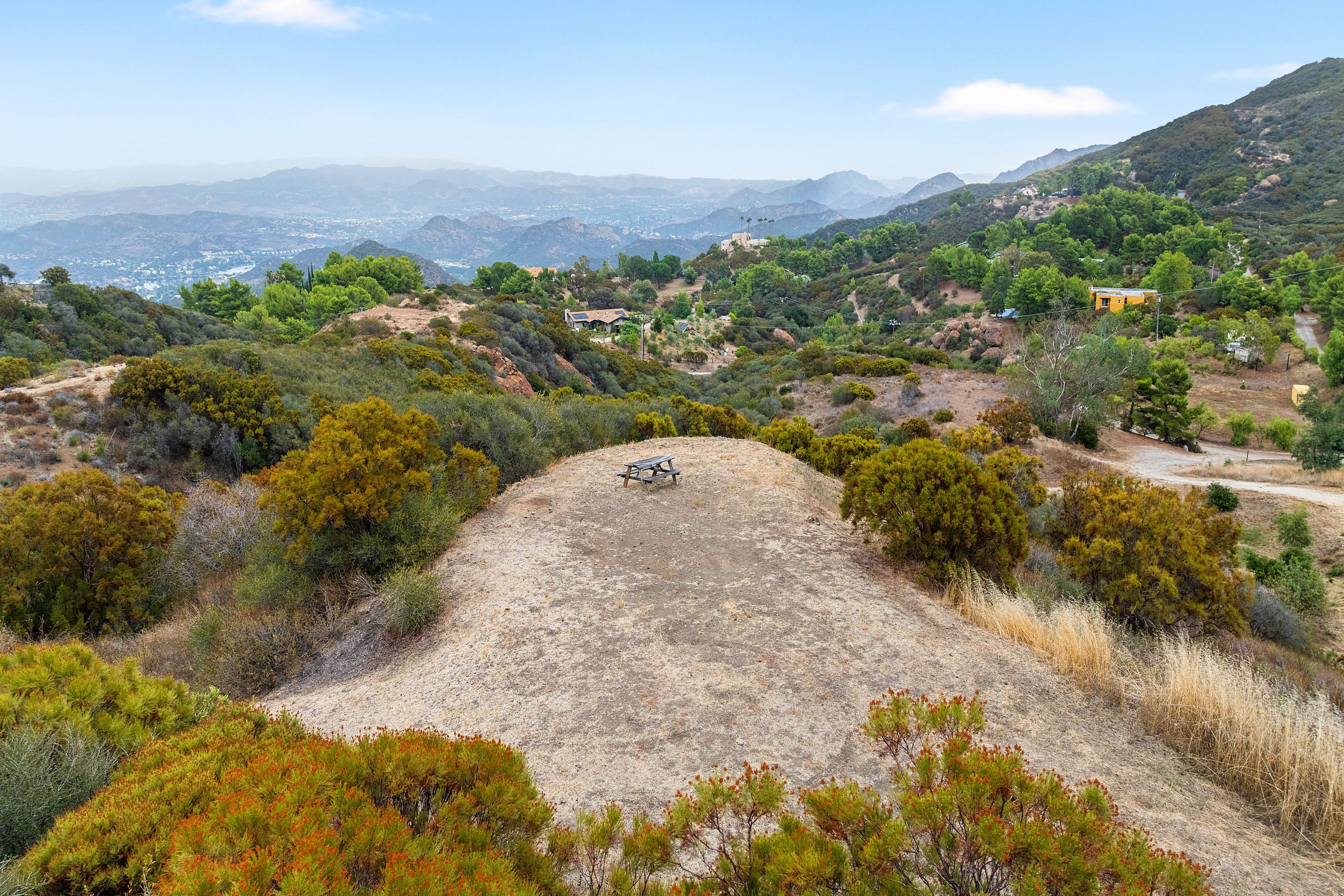  14613 Yerba Buena Rd - 物件實景