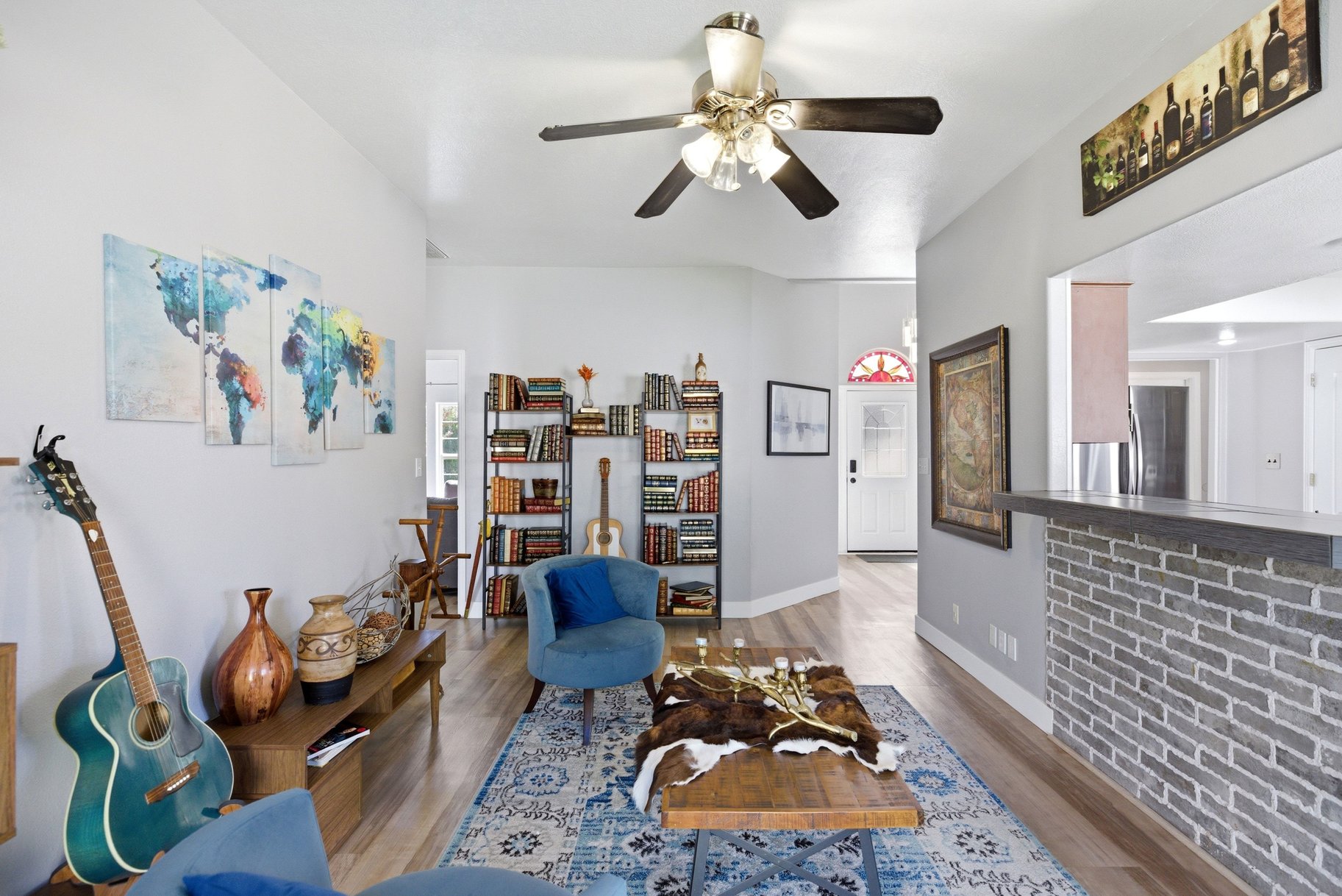  Stunning Home Conveniently Located Near Shopping and Outdoor Activities - 物件實景