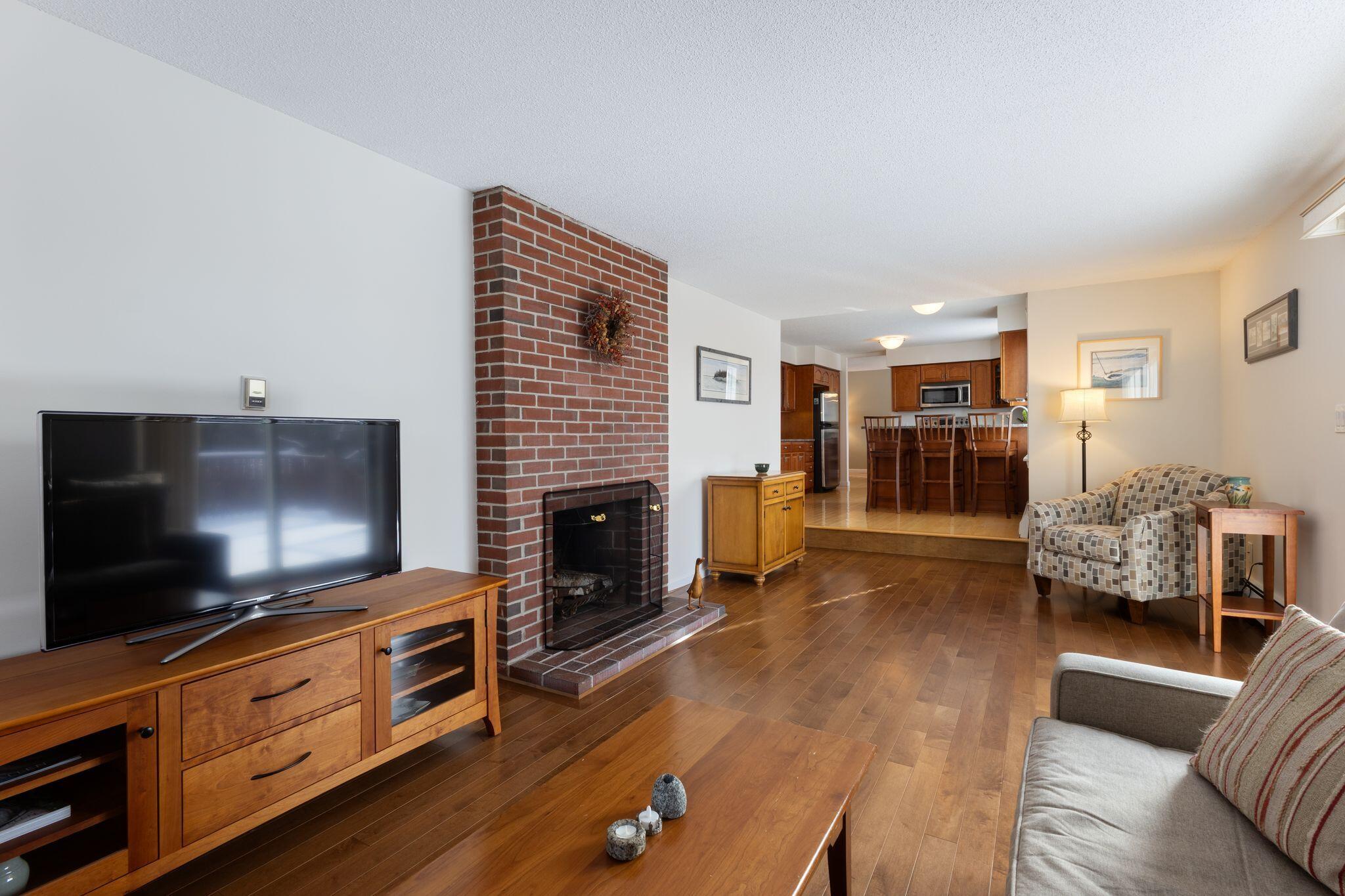 Portland, Maine, 04103, United States, 3 Bedrooms Bedrooms, ,3 BathroomsBathrooms,Residential,For Sale,2002242