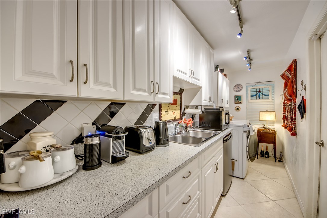 Cape Coral, Florida, 33990, United States, 3 Bedrooms Bedrooms, ,2 BathroomsBathrooms,Residential,For Sale,1944995