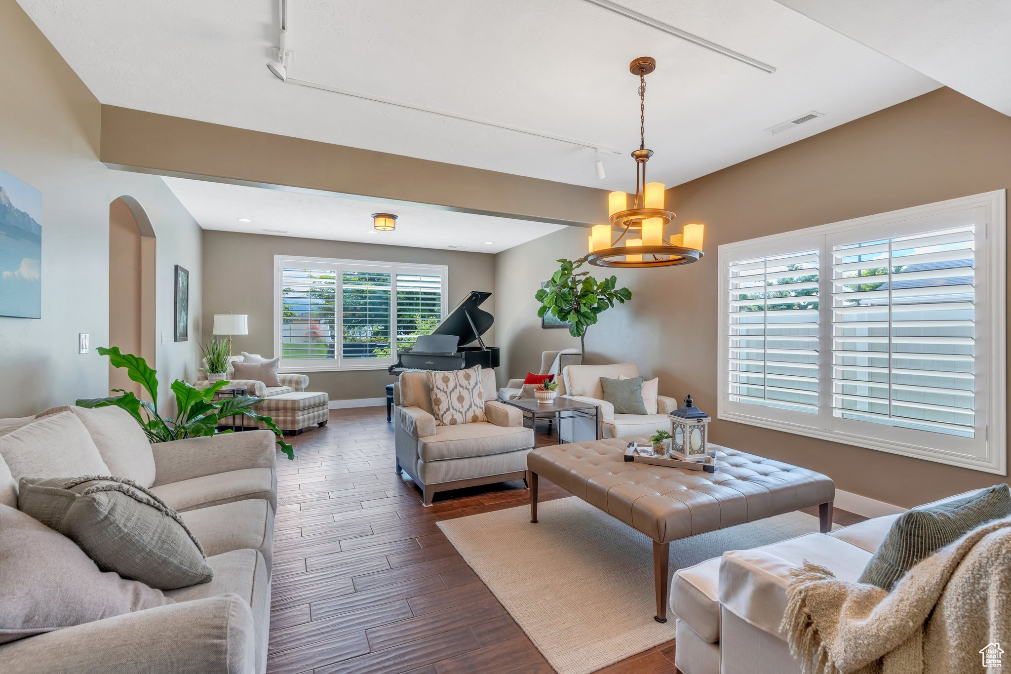 Springville, Utah, 84663, United States, 5 Bedrooms Bedrooms, ,5 BathroomsBathrooms,Residential,For Sale,1829365