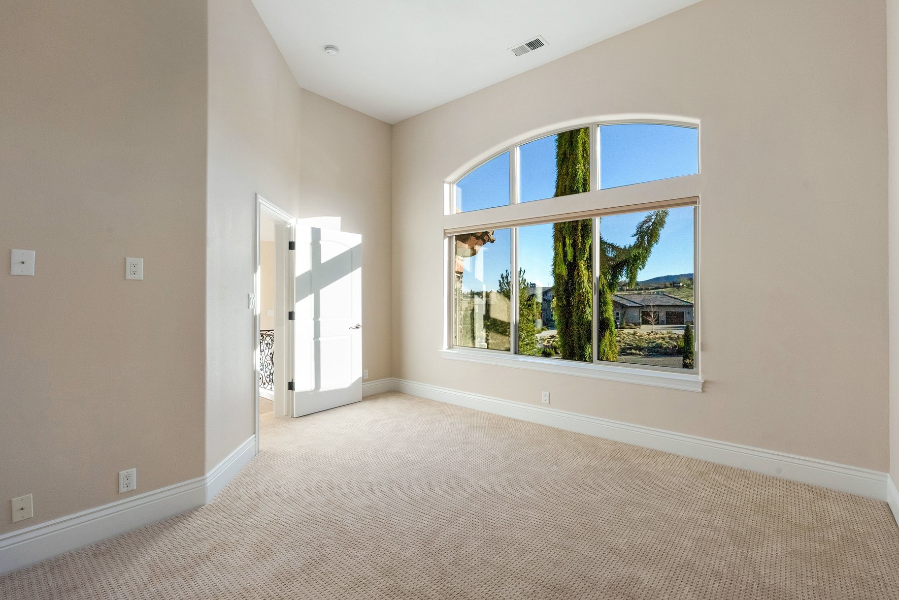  Private Mountain Estate with Elevated Views - 物件實景