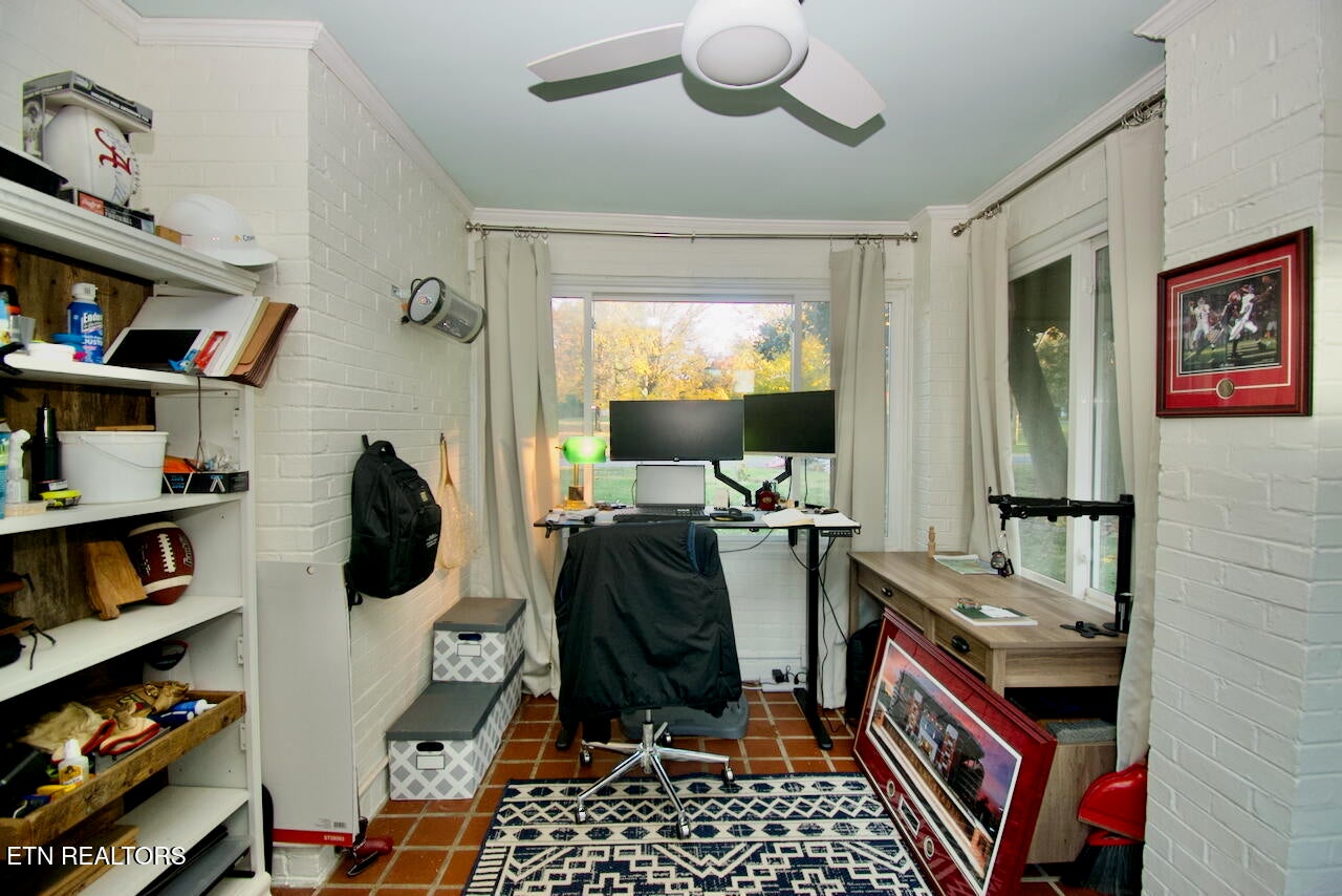 Maryville, Tennessee, 37803, United States, 4 Bedrooms Bedrooms, ,3 BathroomsBathrooms,Residential,For Sale,1989272