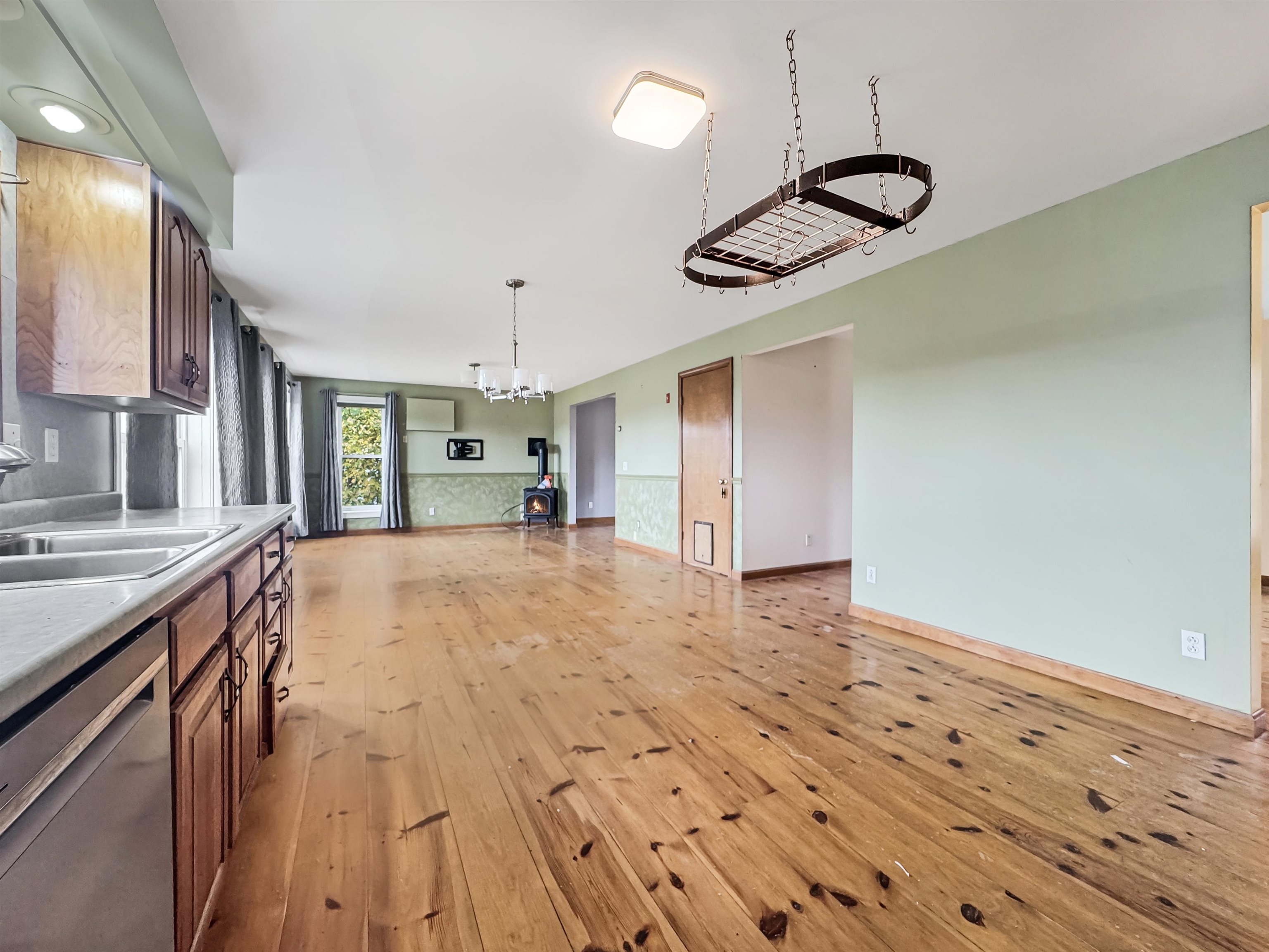 Epsom, New Hampshire, 03234, United States, 2 Bedrooms Bedrooms, ,3 BathroomsBathrooms,Residential,For Sale,1971379