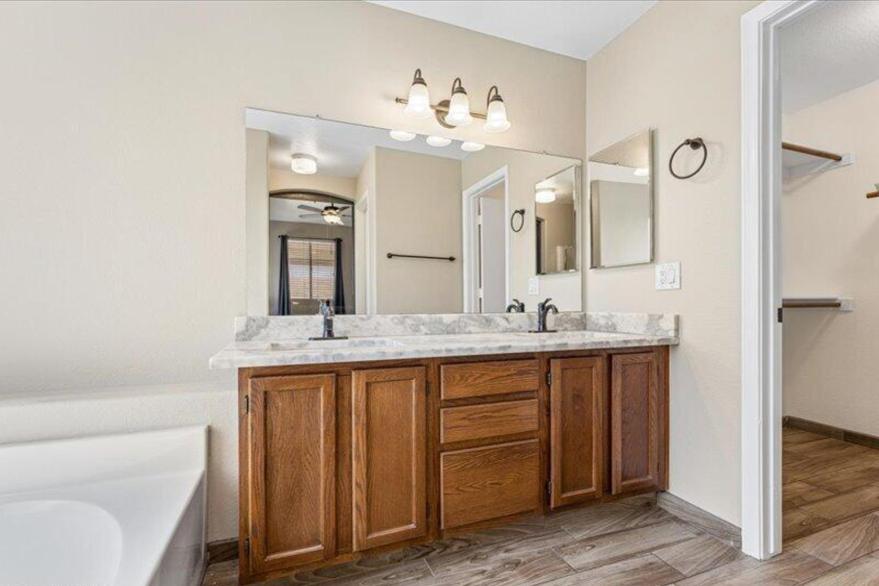  4327 E Siesta Lane¦Phoenix, AZ - 物件實景
