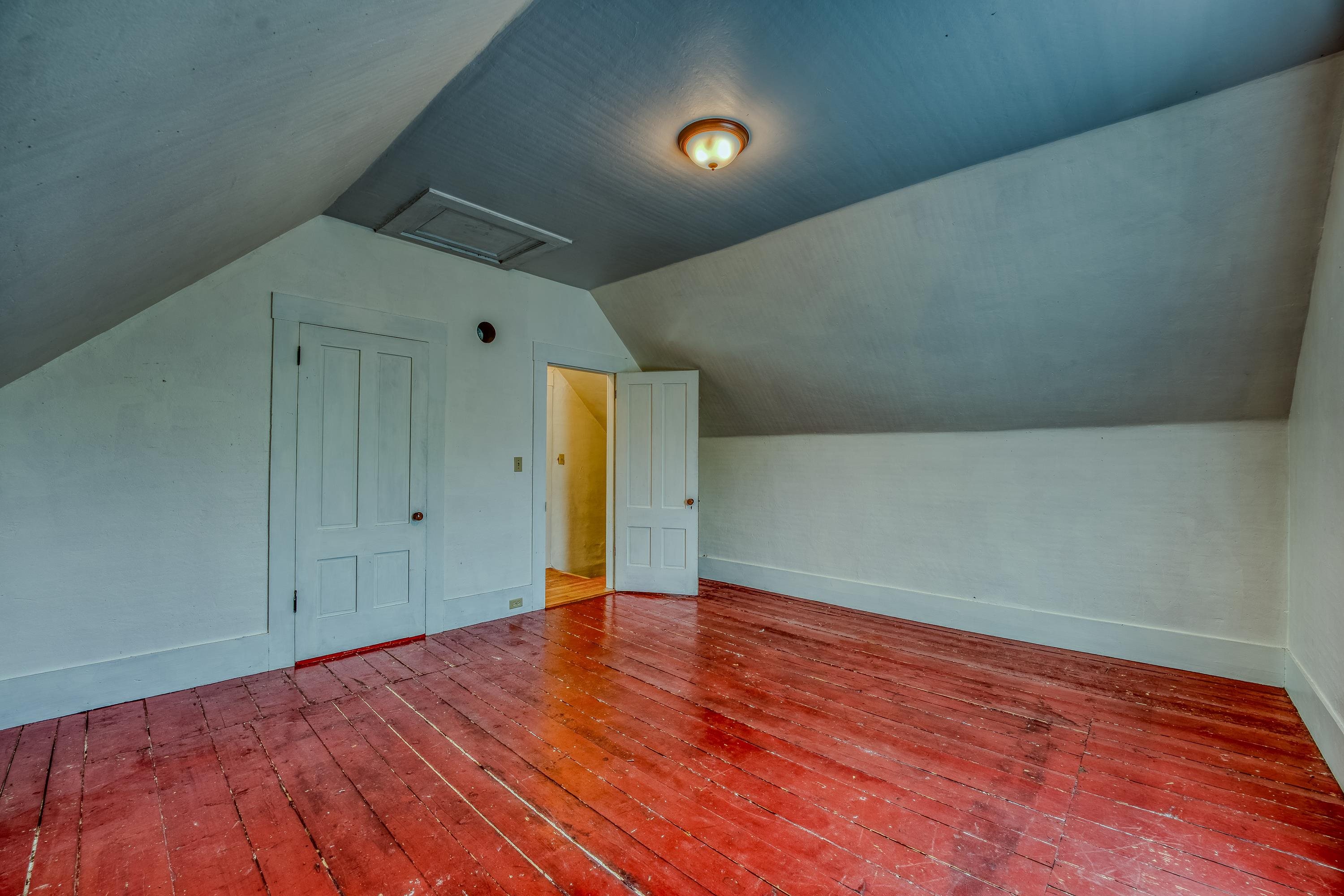 Littleton, New Hampshire, 03561, United States, 5 Bedrooms Bedrooms, ,1 BathroomBathrooms,Residential,For Sale,1856478