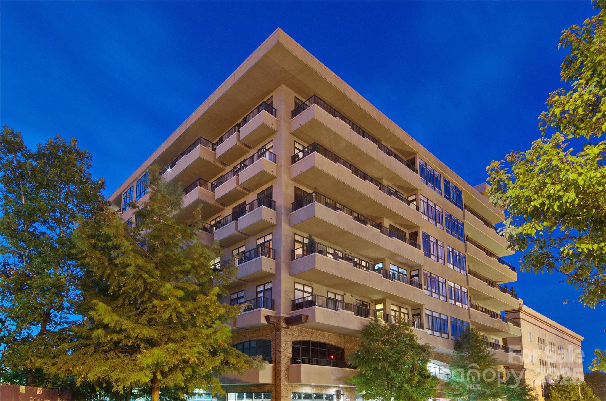Asheville, North Carolina, 28801, United States, 2 Bedrooms Bedrooms, ,2 BathroomsBathrooms,Residential,For Sale,1827060