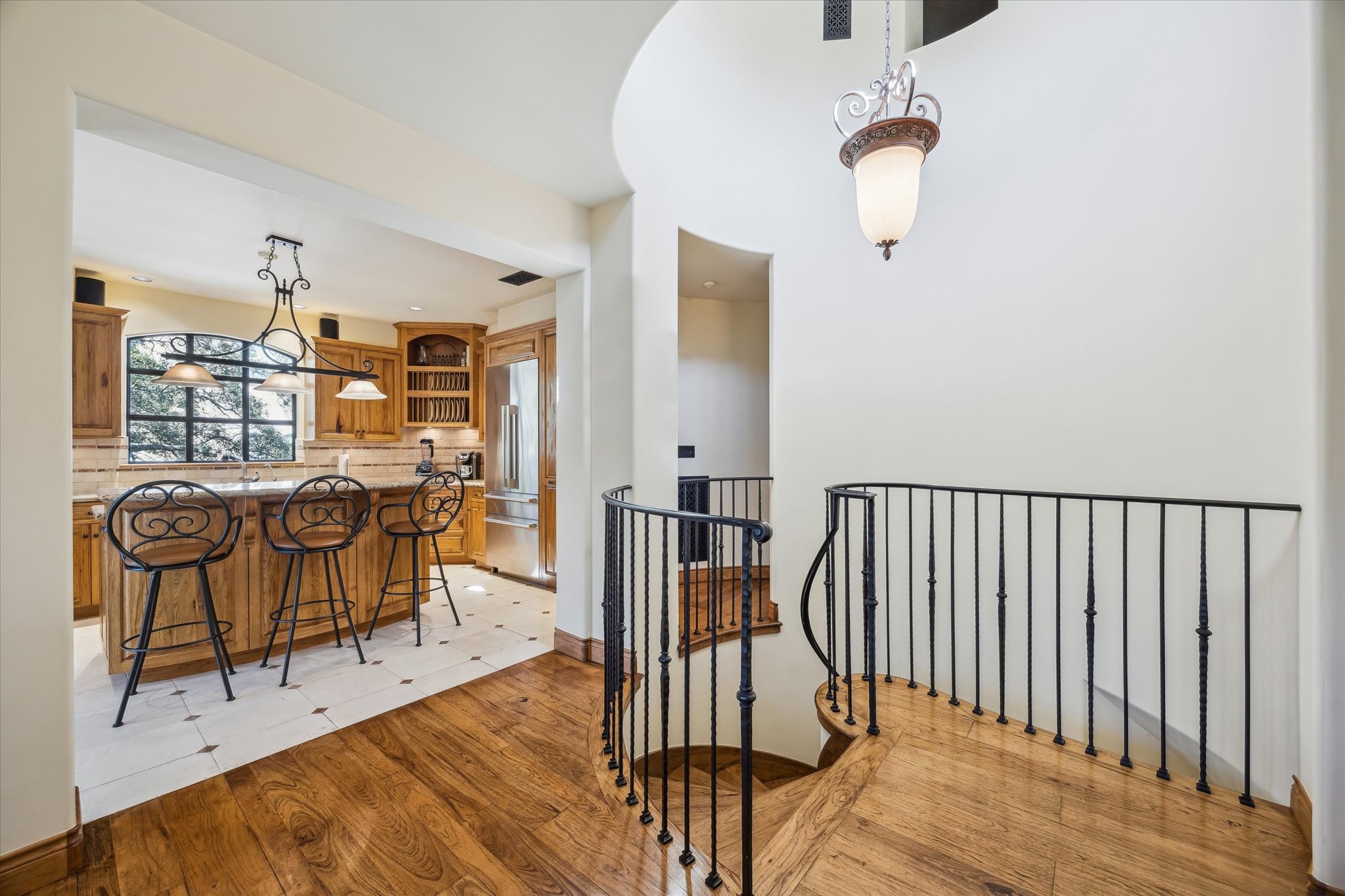  4320 Dickson - 物件實景