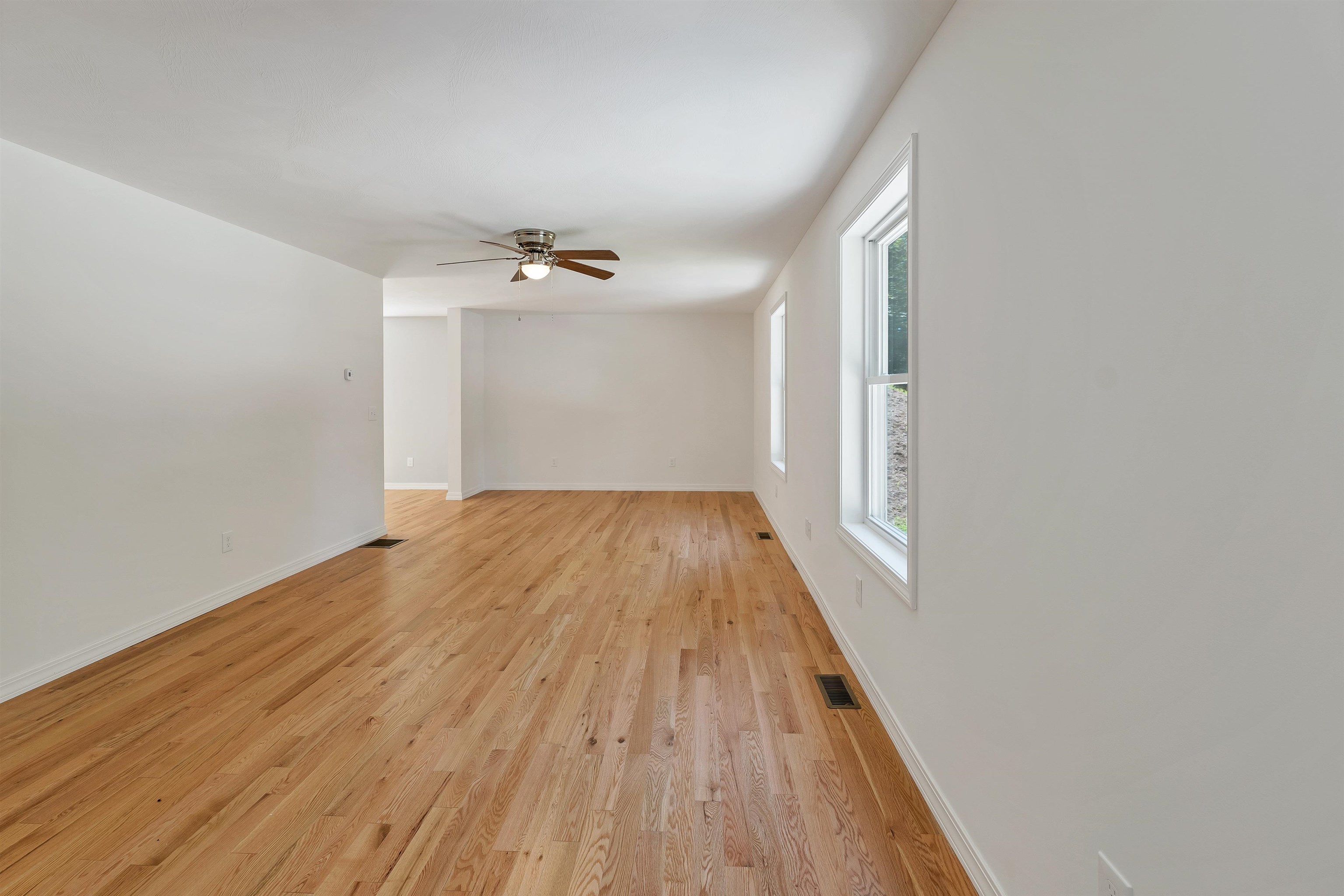 Bennington, New Hampshire, 03442, United States, 3 Bedrooms Bedrooms, ,2 BathroomsBathrooms,Residential,For Sale,1898255