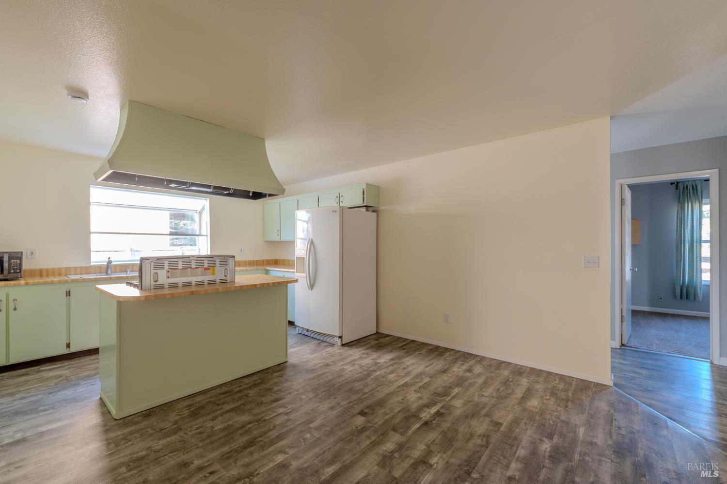 Rohnert Park, California, 94928, United States, 4 Bedrooms Bedrooms, ,2 BathroomsBathrooms,Residential,For Sale,1974280