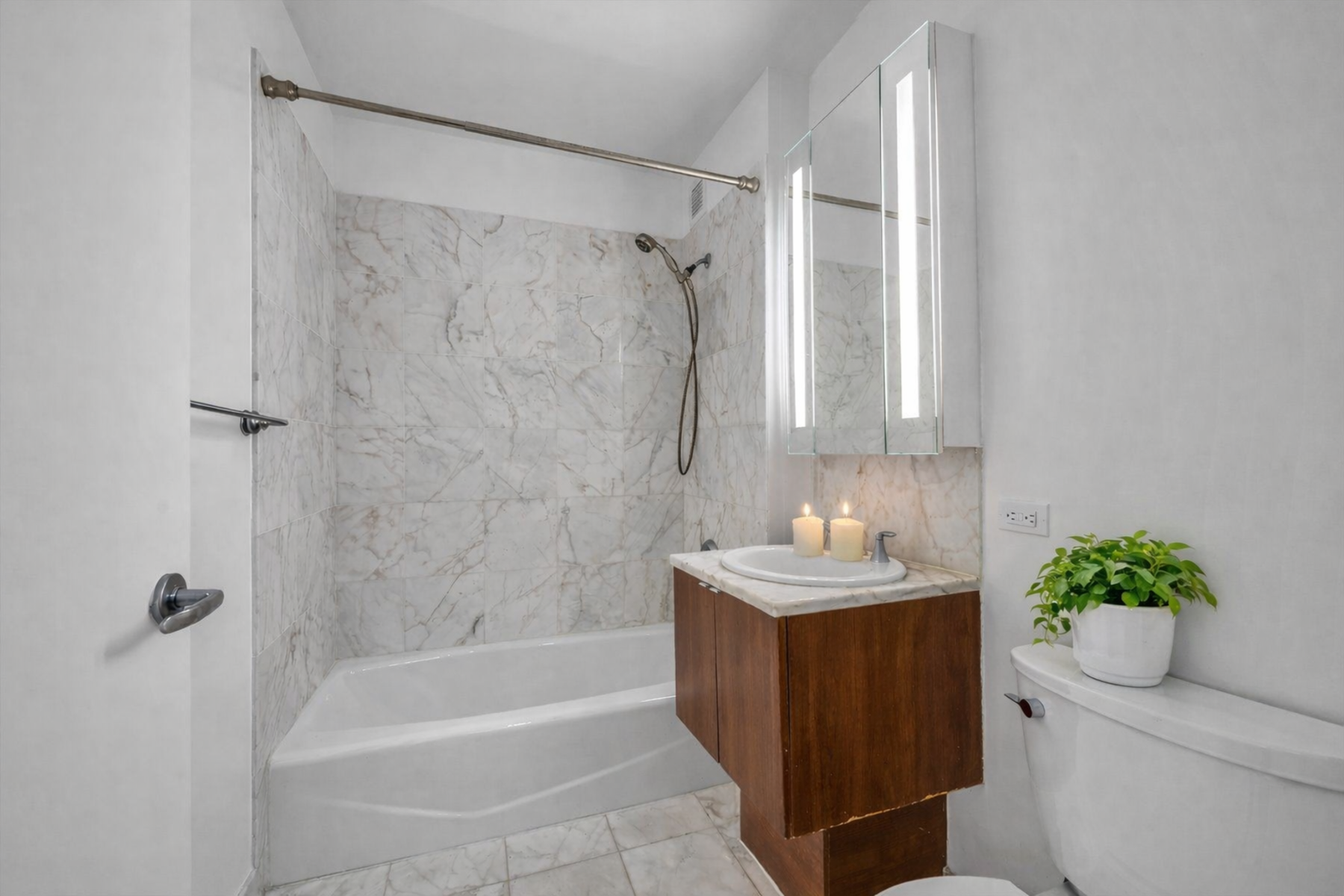  ?BRIGHT TWO BEDROOM TWO BATHROOM CONDO WITH STUNNING VIEWS? - 物件實景