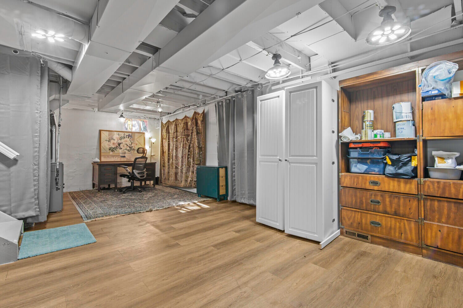 Ann Arbor, Michigan, 48103, United States, 4 Bedrooms Bedrooms, ,3 BathroomsBathrooms,Residential,For Sale,1991262