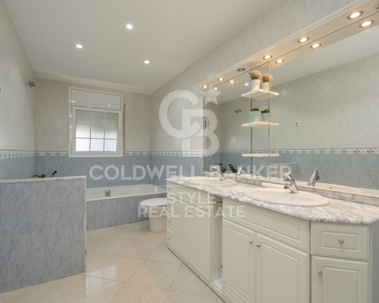 Calle Anne Frank D' Barcelona, Sabadell, La Conc?, Sabadell, Catalonia, 08206, ES, 6 Bedrooms Bedrooms, ,4 BathroomsBathrooms,Residential,For Sale,Calle Anne Frank D' Barcelona, Sabadell, La Conc?,1622954