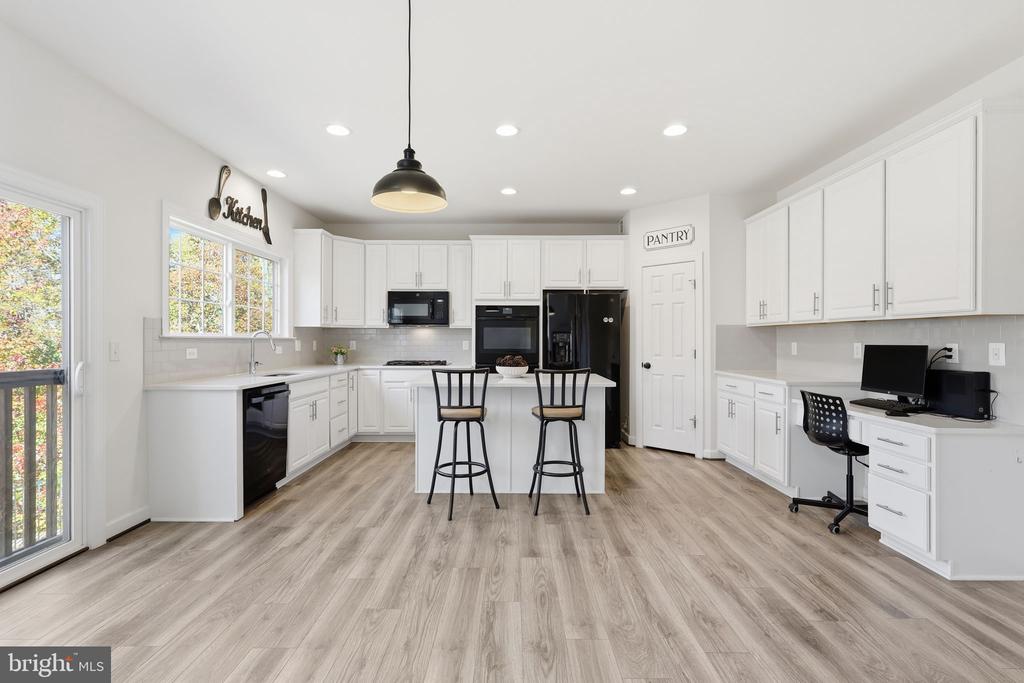 Fredericksburg, Virginia, 22405, United States, 5 Bedrooms Bedrooms, ,3 BathroomsBathrooms,Residential,For Sale,1987075