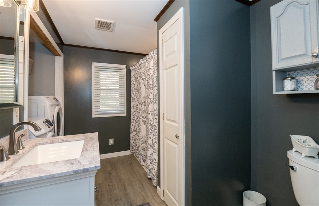 Middleton, Massachusetts, 01949, United States, 3 Bedrooms Bedrooms, ,1 BathroomBathrooms,Residential,For Sale,1982114