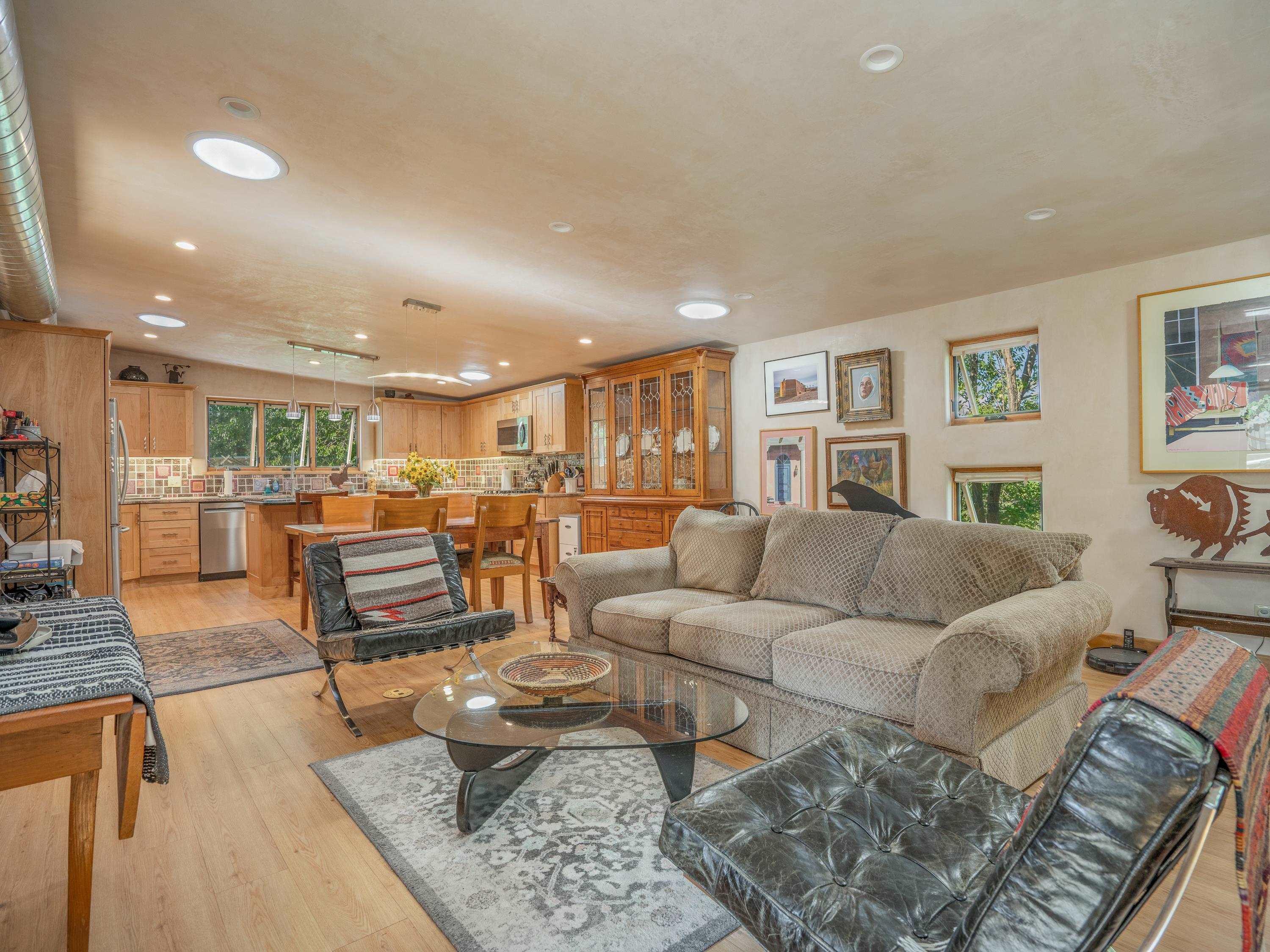 128 Las Cruces, Taos, New Mexico, 87571, United States, 2 Bedrooms Bedrooms, ,2 BathroomsBathrooms,Residential,For Sale,128 Las Cruces,1629727